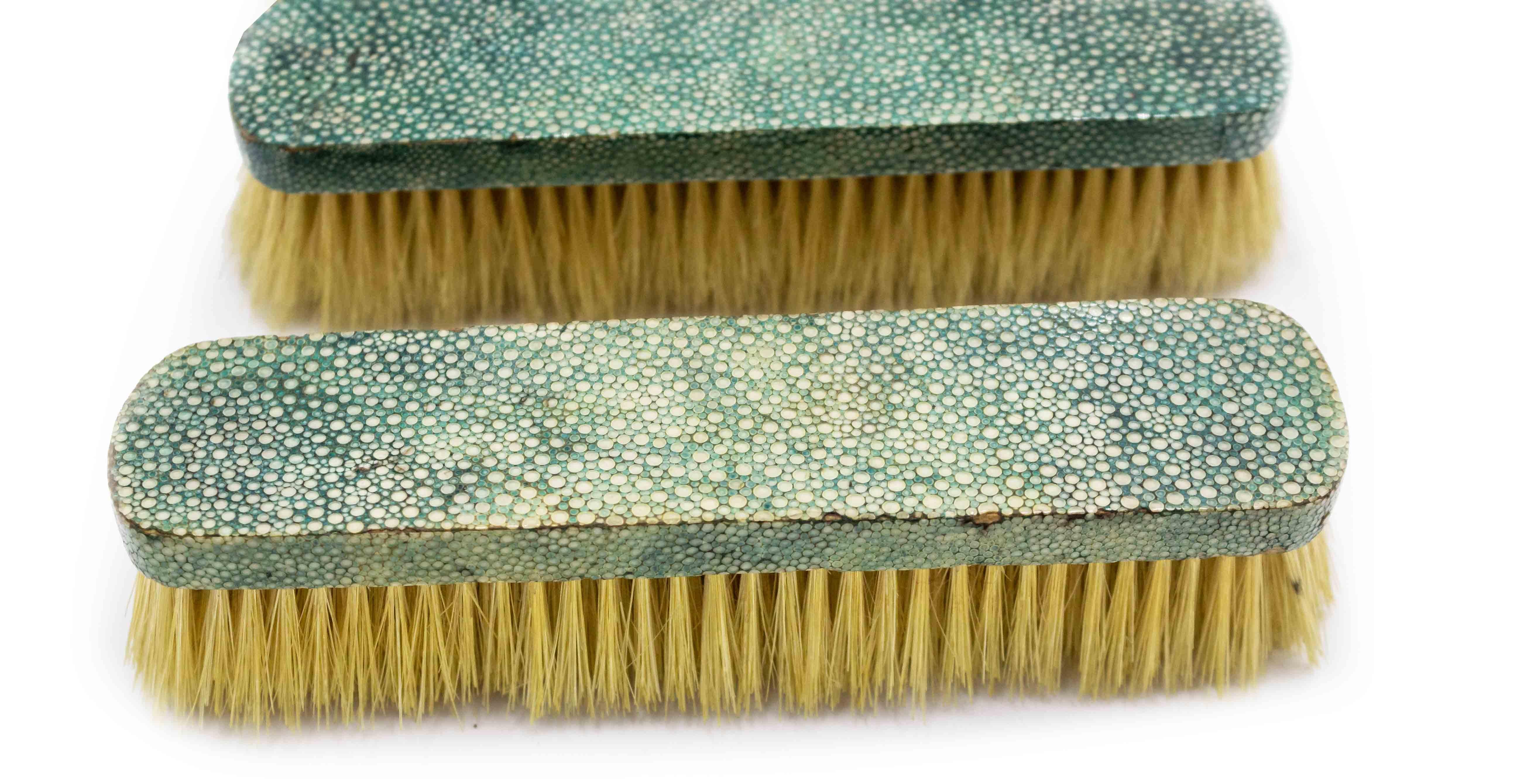 5-Piece Art Deco Green Shagreen Brush and Mirror Set In Good Condition For Sale In New York, NY