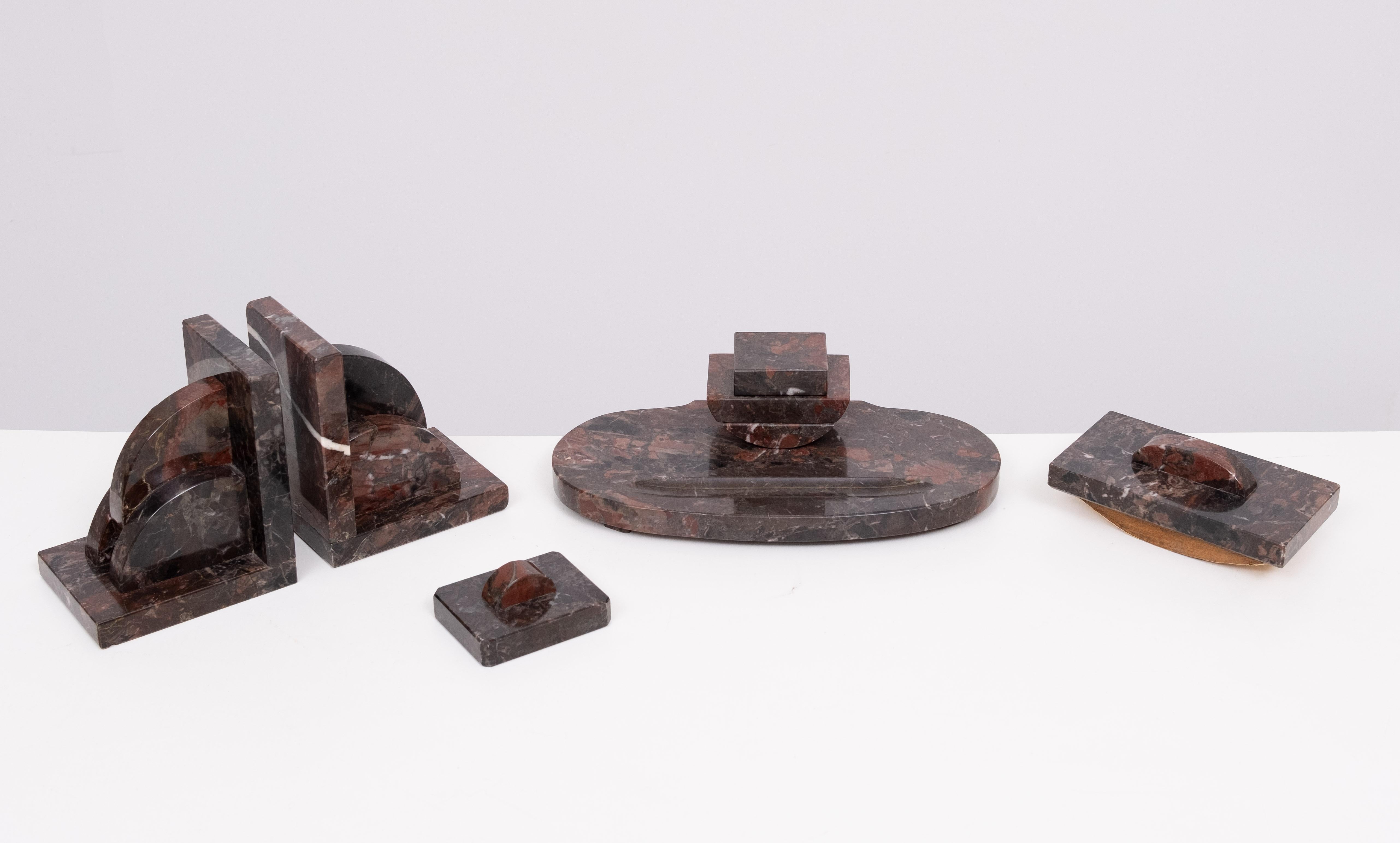 5teiliges Art-Déco-Schreibtisch-Set aus Griotte-Marmor  1930s (Niederländisch) im Angebot
