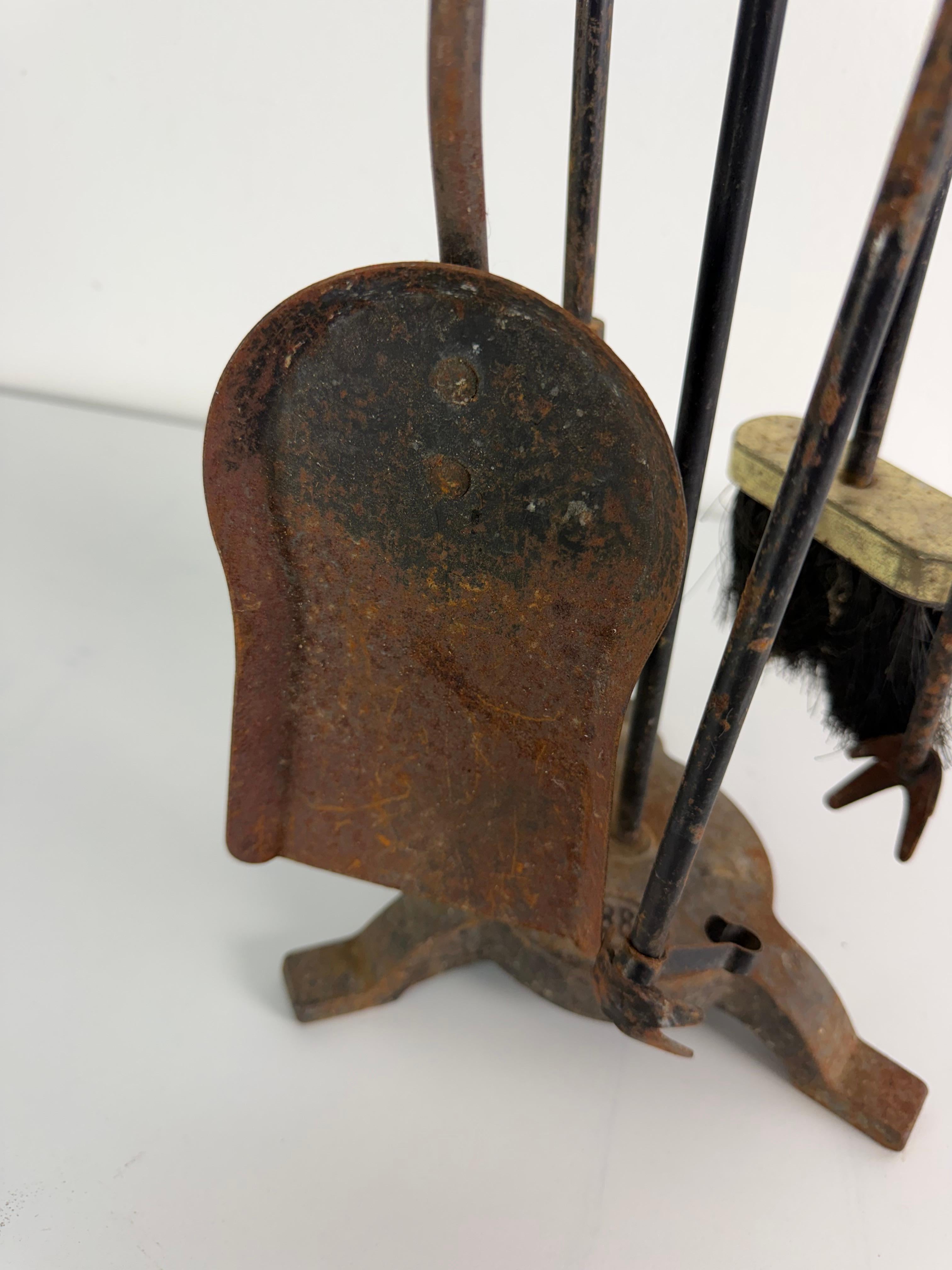 Ensemble de cheminées en laiton et en fer à 5 pièces, années 1960 en vente 1