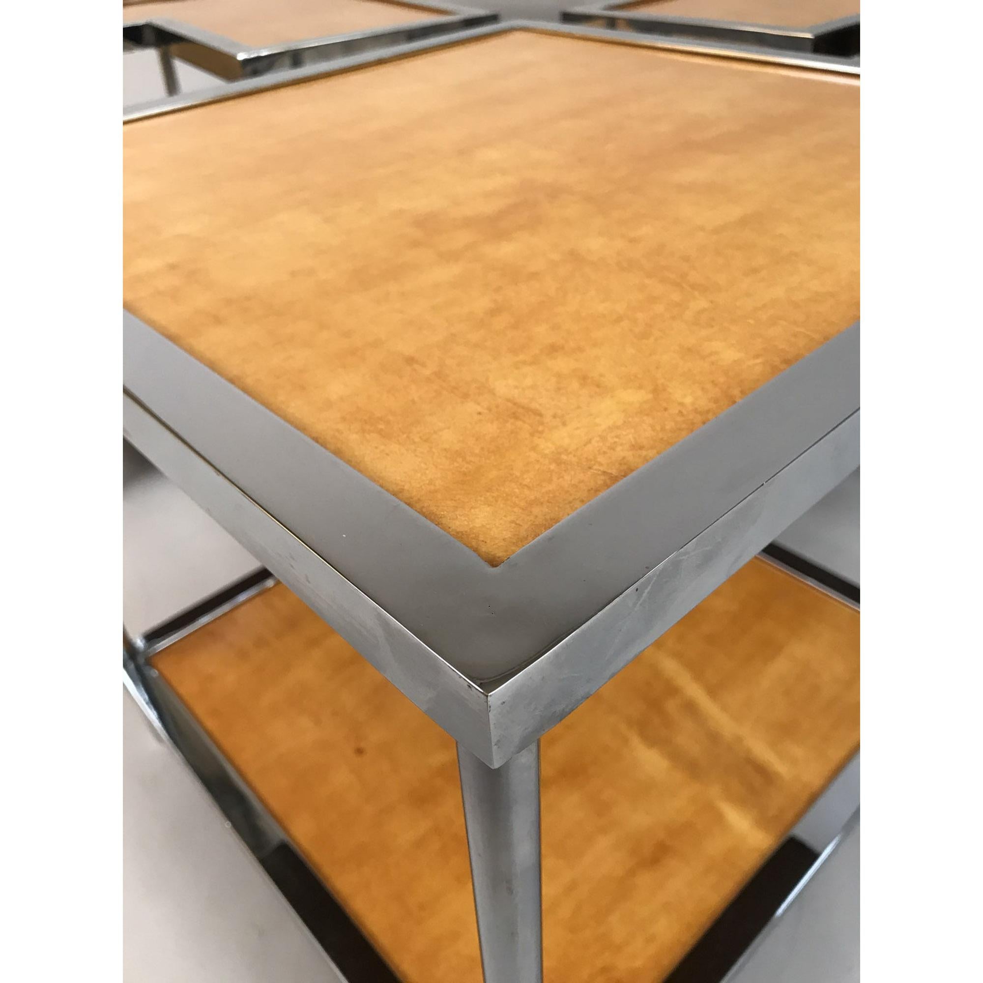 5teilige italienische Mid-Century-Modern-Stapeltische aus Pergament und Chrom im Angebot 1