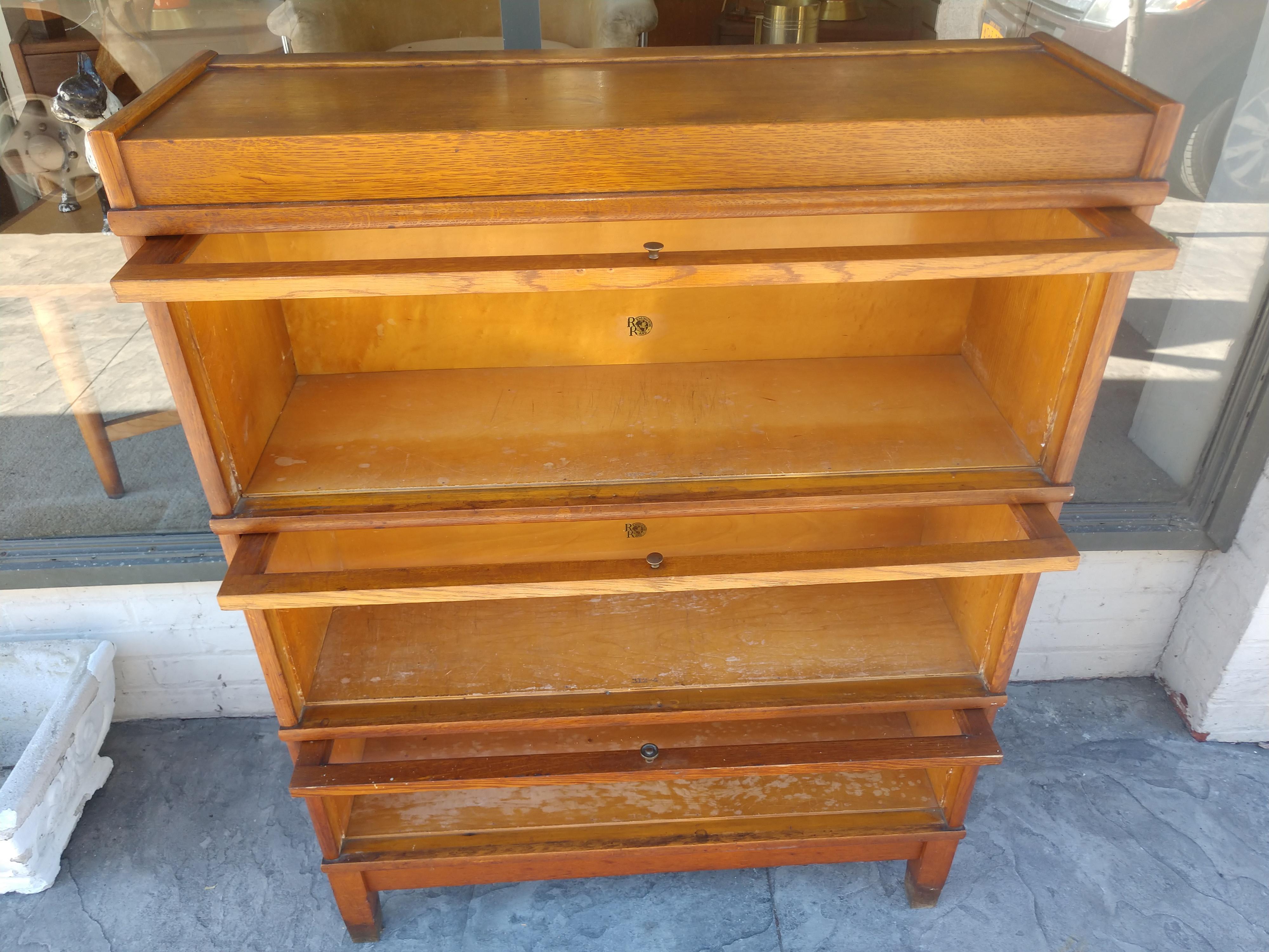 5 Piece Oak Stacking Barrister Bookcase by Remington Rand, C1930 In Good Condition In Port Jervis, NY