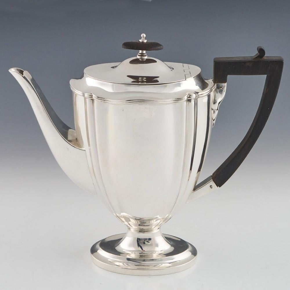 5 Piece Sterling Silver Tea and Coffee Set with Kettle Sheffield, 1912 For Sale 5