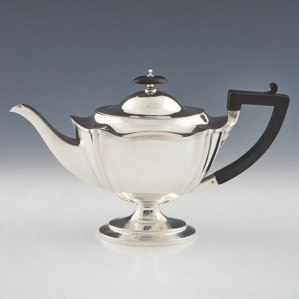 5 Piece Sterling Silver Tea and Coffee Set with Kettle Sheffield, 1912 For Sale 12