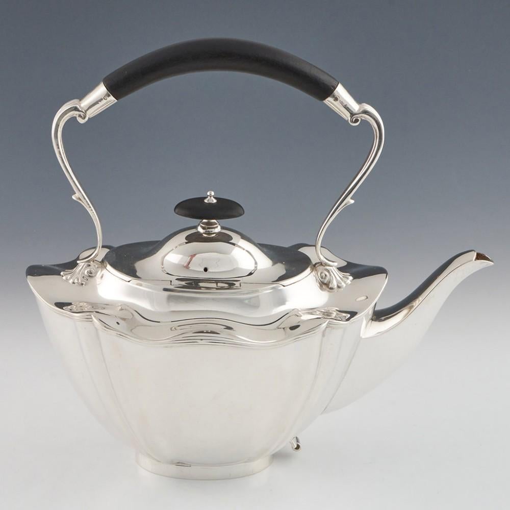 5 Piece Sterling Silver Tea and Coffee Set with Kettle Sheffield, 1912 In Good Condition For Sale In Tunbridge Wells, GB