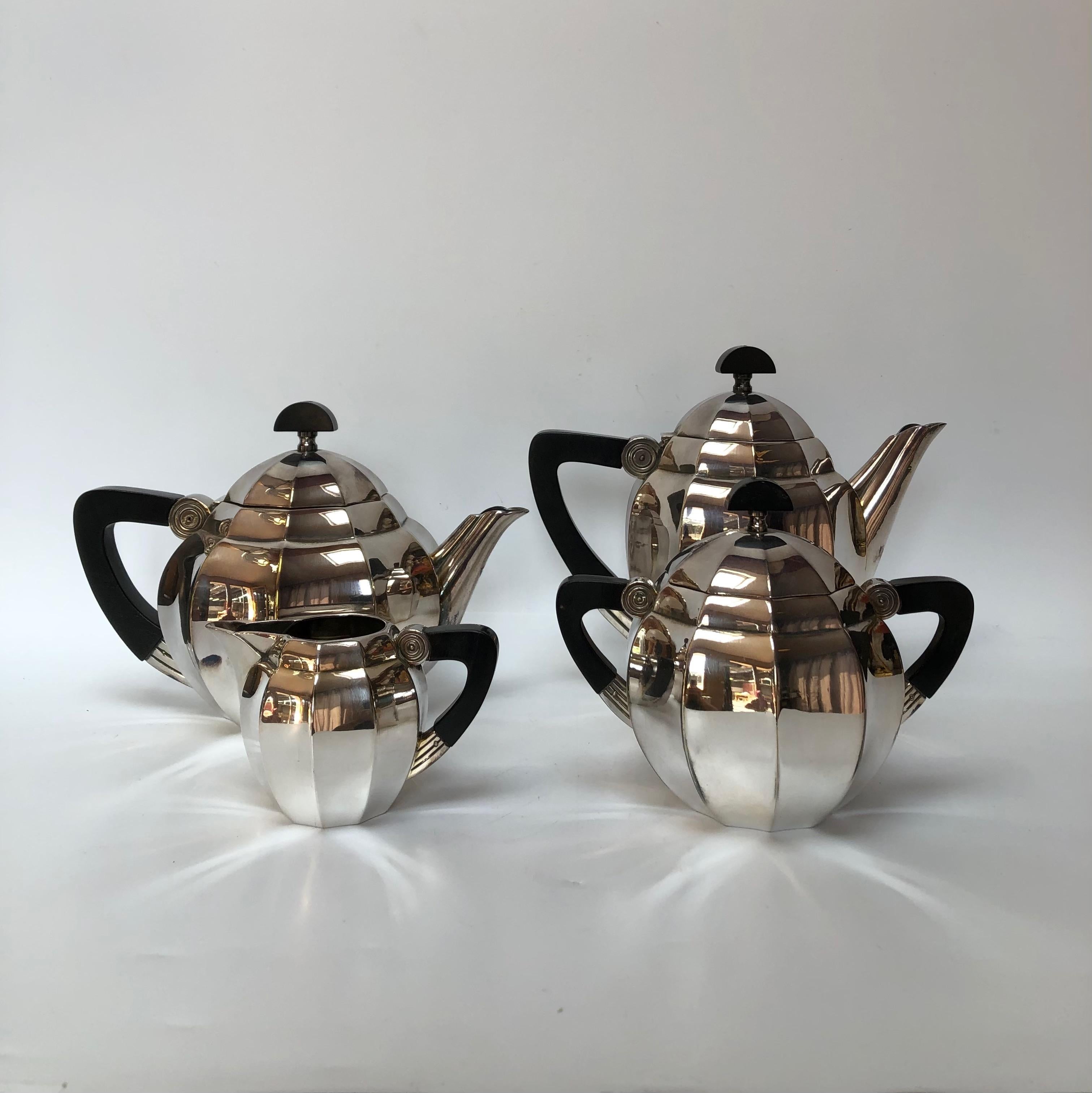 Service à thé et café 5 pièces par M. I. I. pour Christofle (Gallia) en vente 1