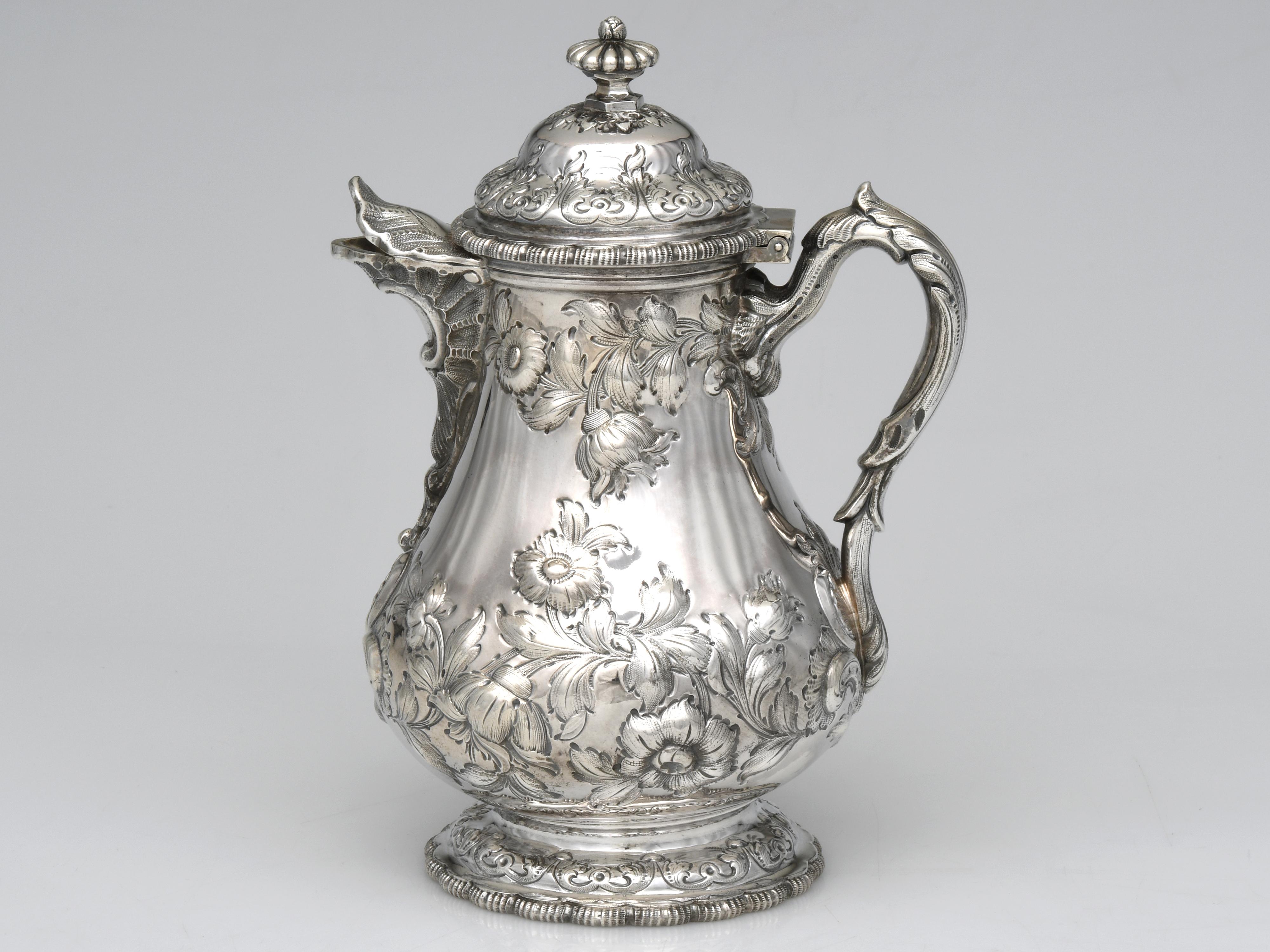 Repoussé 5 Piece Tea Set 1922 Coin Silver by Tiffany & Co. For Sale