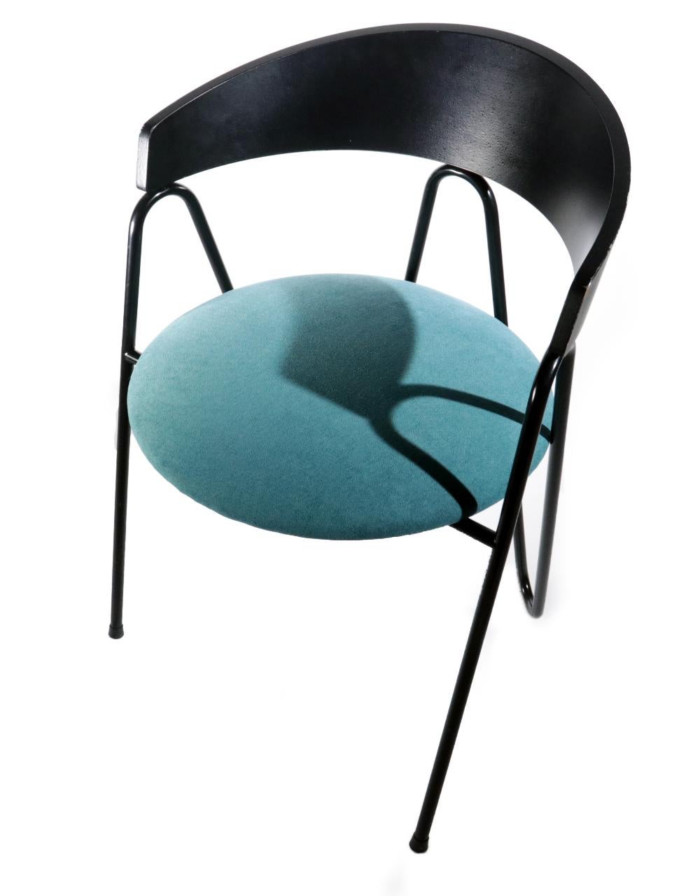 5 postmoderne Stühle im Memphis Milano-Stil aus den 1980er Jahren im Angebot 3