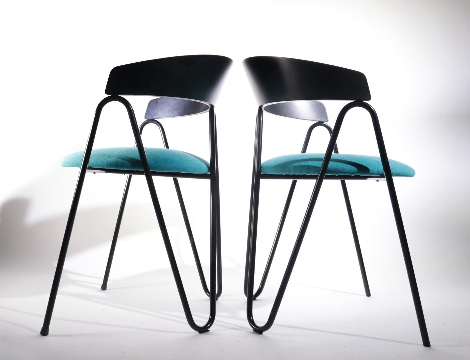 5 postmoderne Stühle im Memphis Milano-Stil aus den 1980er Jahren im Angebot 5