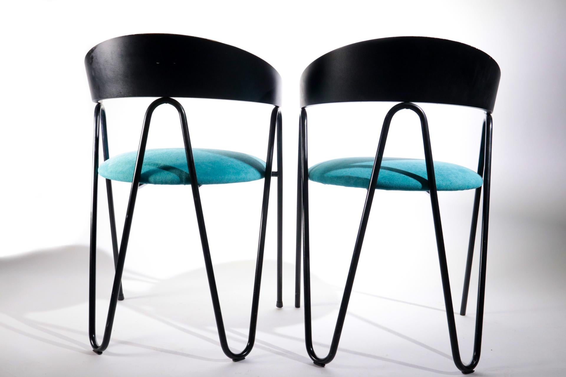 5 postmoderne Stühle im Memphis Milano-Stil aus den 1980er Jahren im Angebot 8