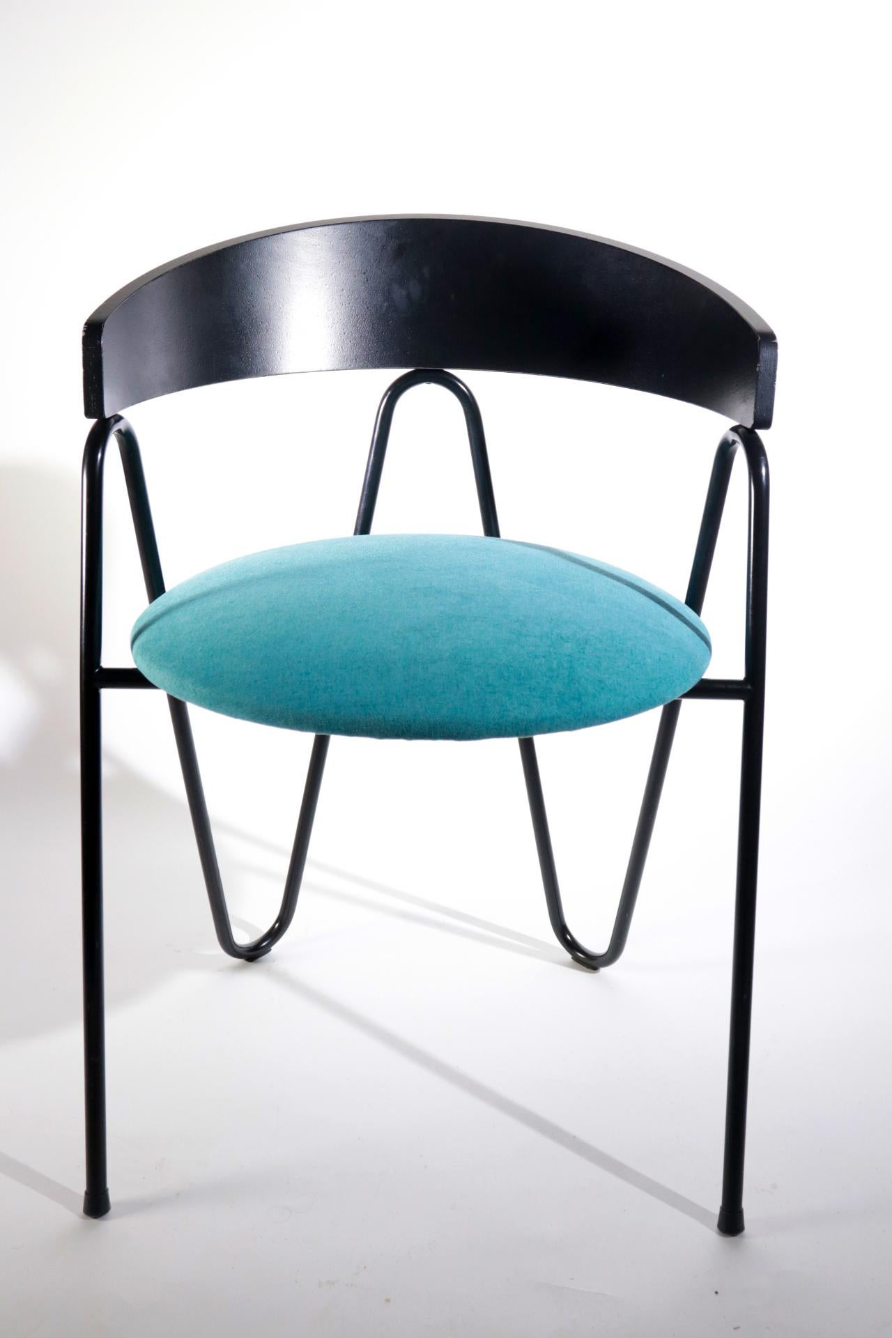 5 postmoderne Stühle im Memphis Milano-Stil aus den 1980er Jahren (Ende des 20. Jahrhunderts) im Angebot