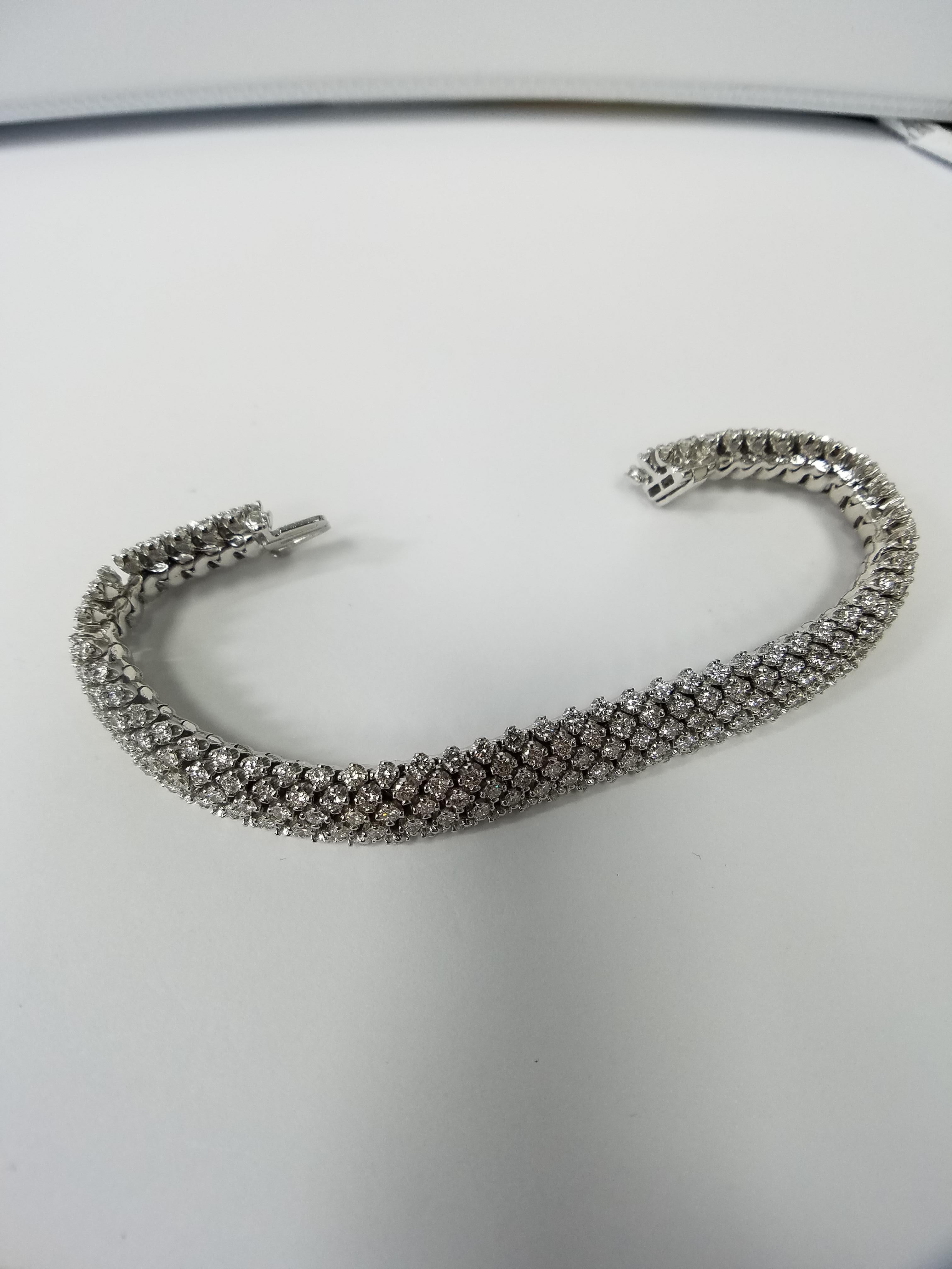 Round Cut 5-Row Diamond Flexible Bracelet in 18 Karat Gold and 9.05 Carat of Diamonds