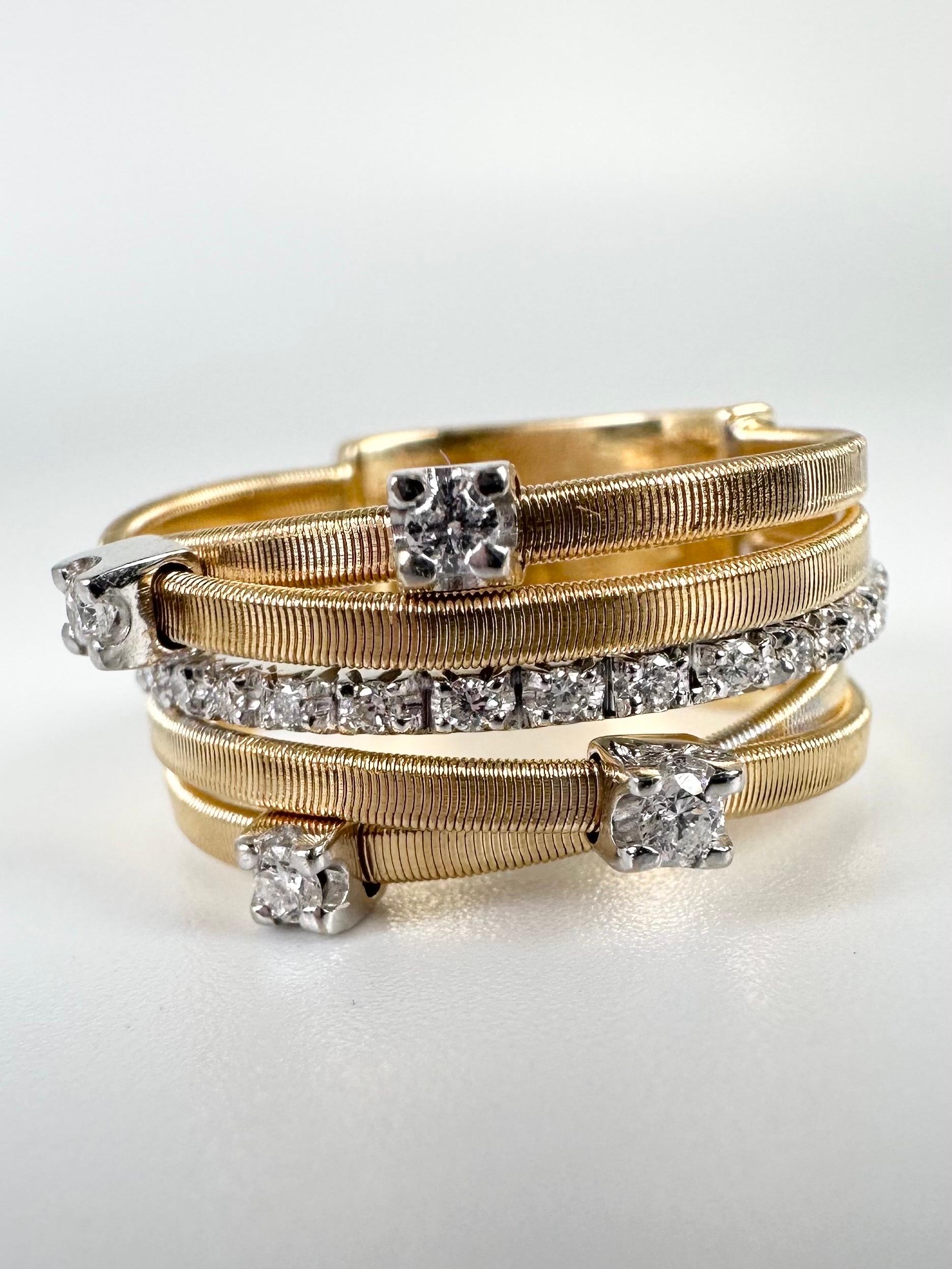 Einzigartiger 5-reihiger Diamantring von Bicego, die goldenen strukturierten Ringreihen mit plattierten Einsen machen diesen Ring zu einem einzigartigen Design, sehr modern mit einer verspielten Textur. Sieht auf der Hand fantastisch aus und ist