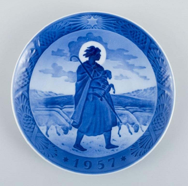 5 Royal Copenhagen Weihnachtsteller von 1954, 56, 57, 58, 59.
Durchmesser: 18,5 cm.
In ausgezeichnetem Zustand.
Markiert.
1. Fabrikqualität.