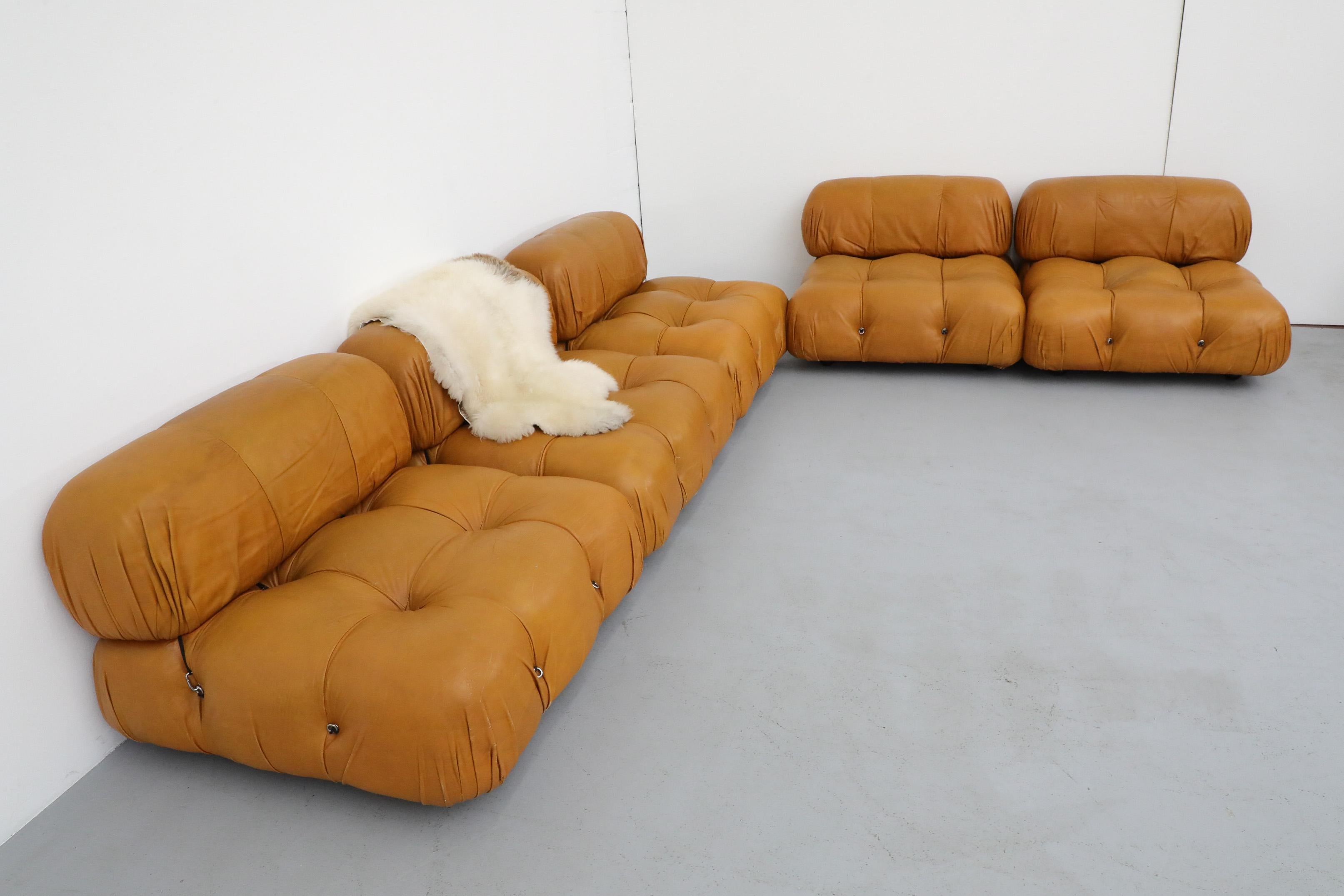 italien Canapé 5 sections 'Camaleonda' par Mario Bellini pour B&B Italia en cuir caramel en vente