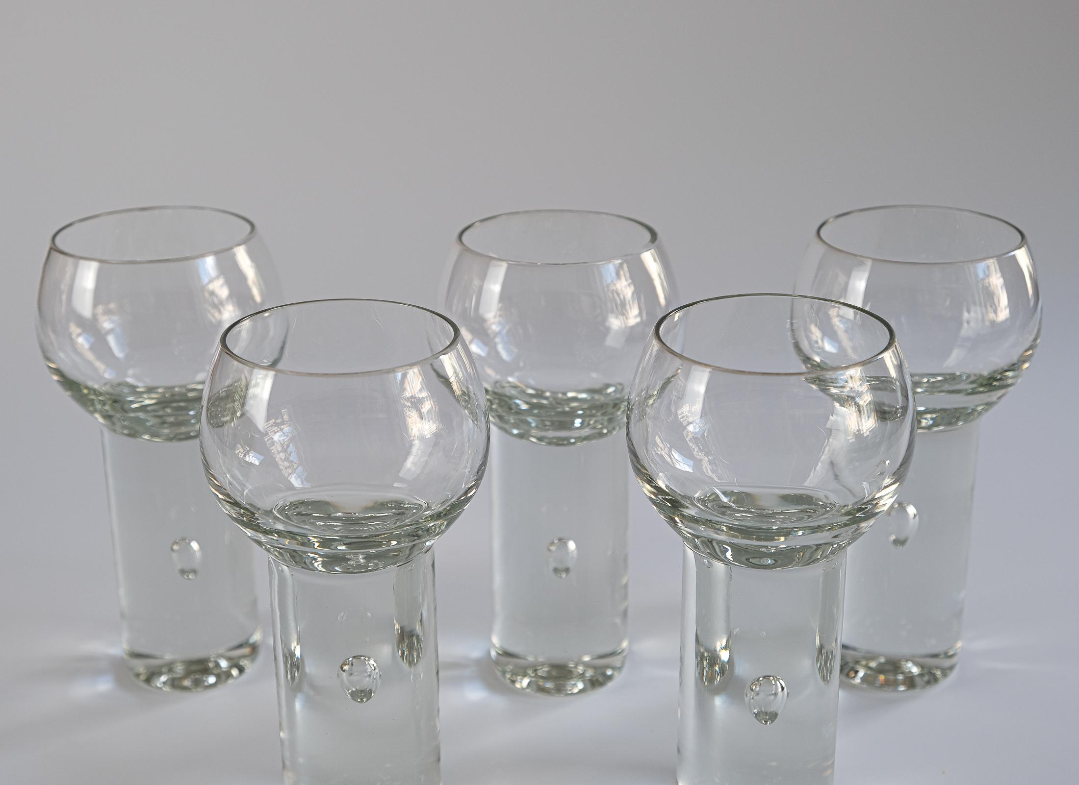 5 verres à vin en cristal toscan du milieu du siècle dessinés par Sergio Asti, Italie, C.C. en vente 6
