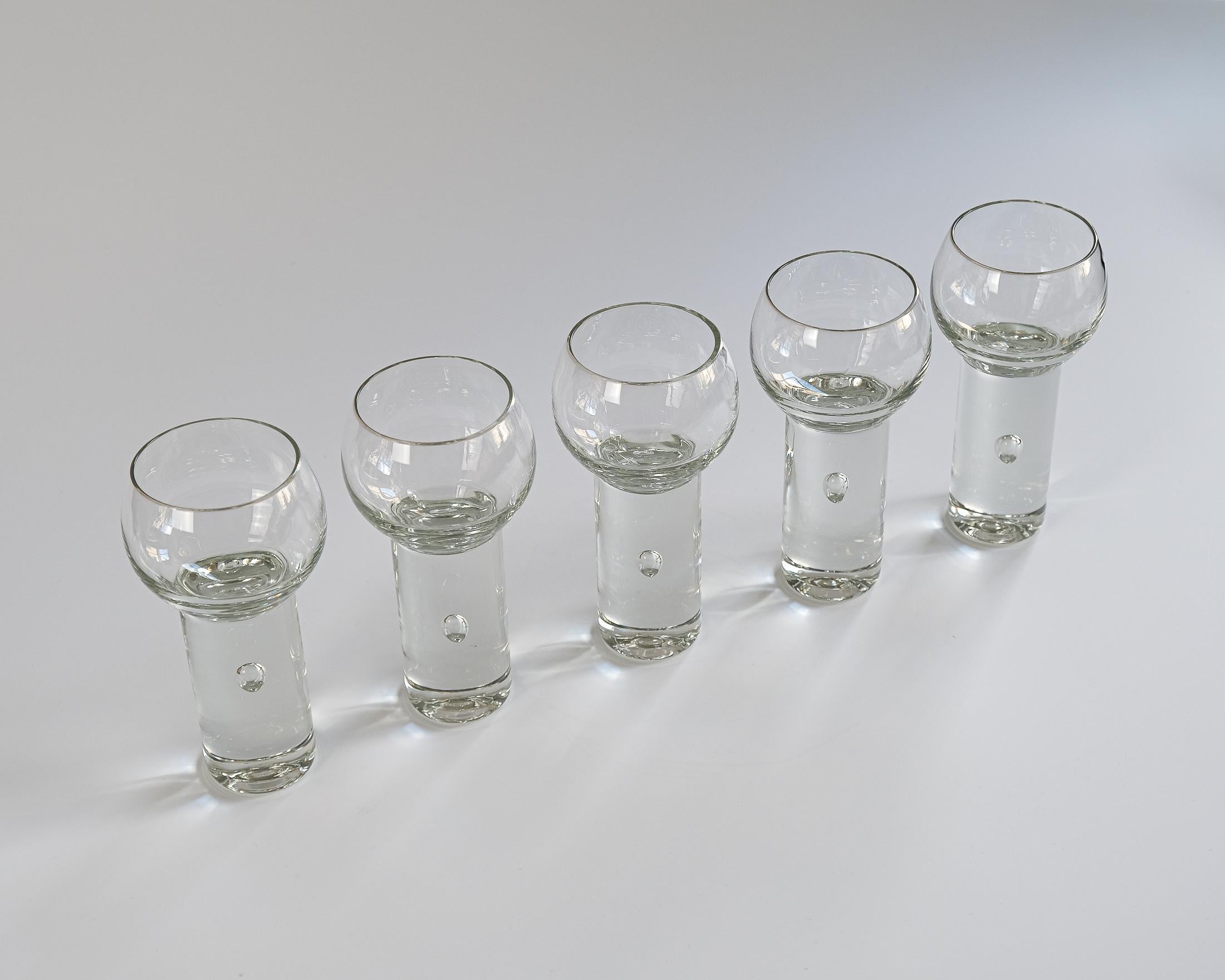5 verres à vin en cristal toscan du milieu du siècle dessinés par Sergio Asti, Italie, C.C. en vente 10