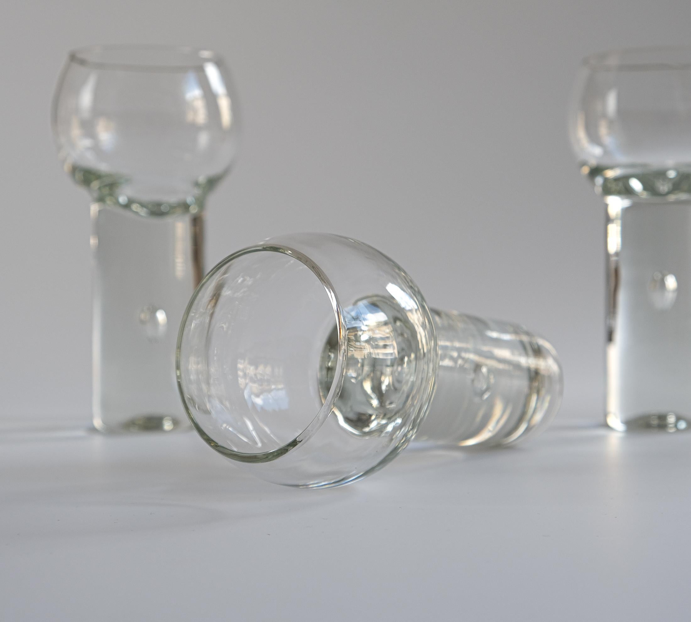 5 verres à vin en cristal toscan du milieu du siècle dessinés par Sergio Asti, Italie, C.C. en vente 1