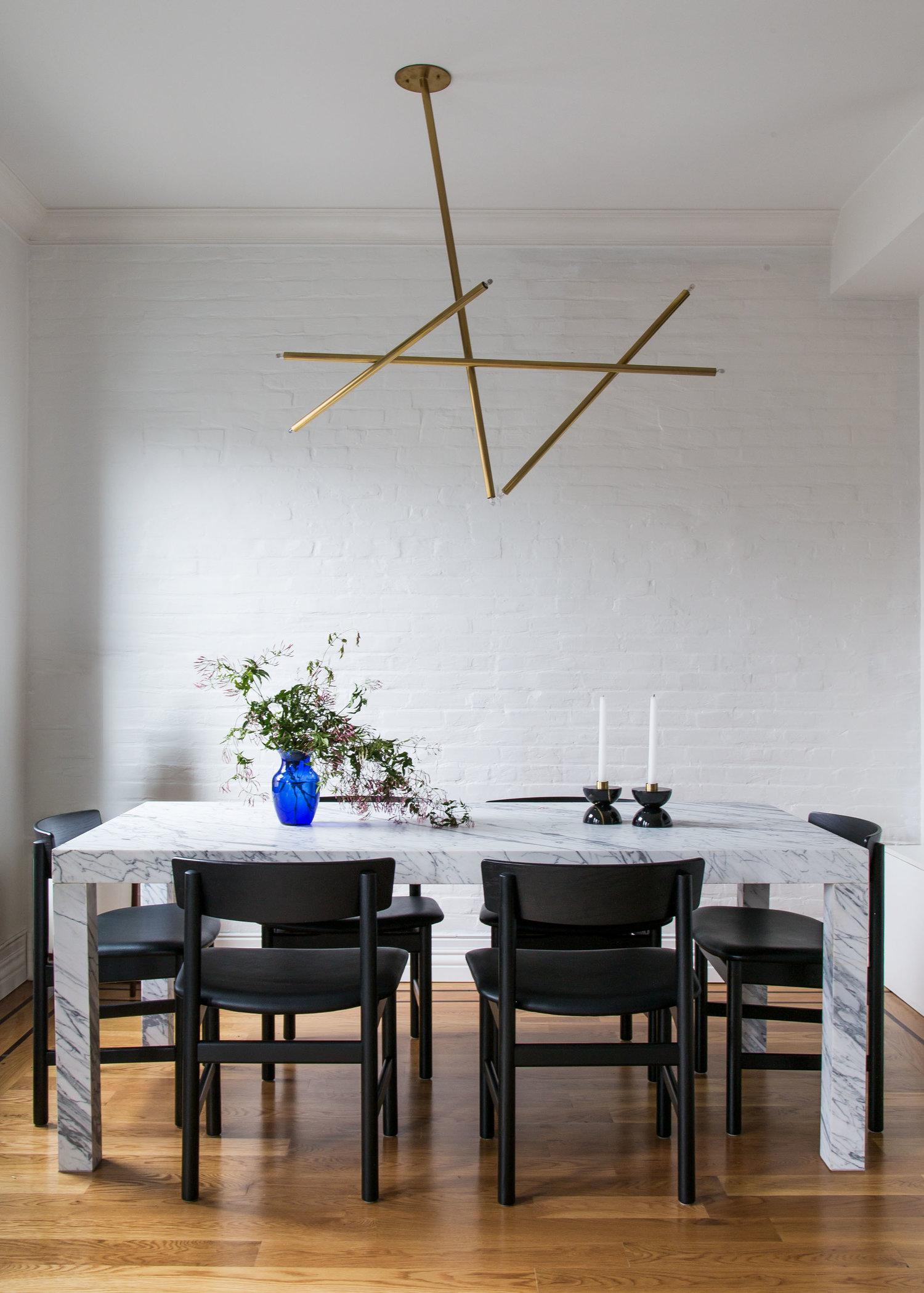 Lampadario verticale a 5 bastoncini in ottone di Cam Crockford In condizioni Nuovo in vendita a Brooklyn, NY