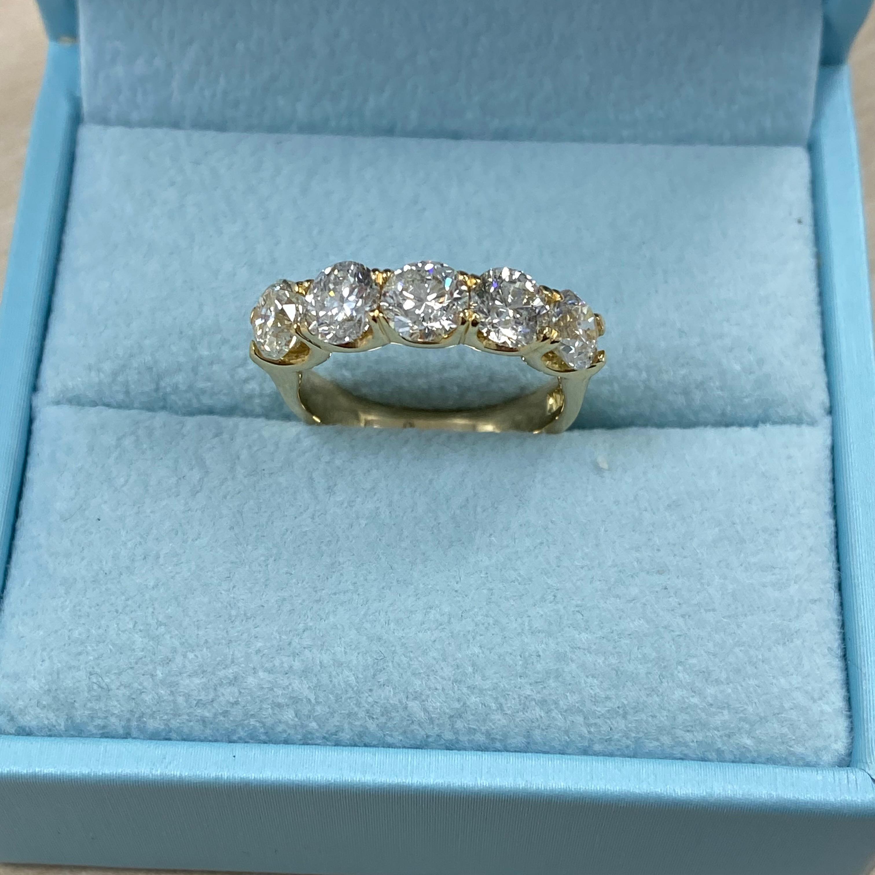 5 Piedras 2.61 Quilates Diamante Corte Redondo Aniversario de Boda Oro Amarillo 14K Moderno en venta