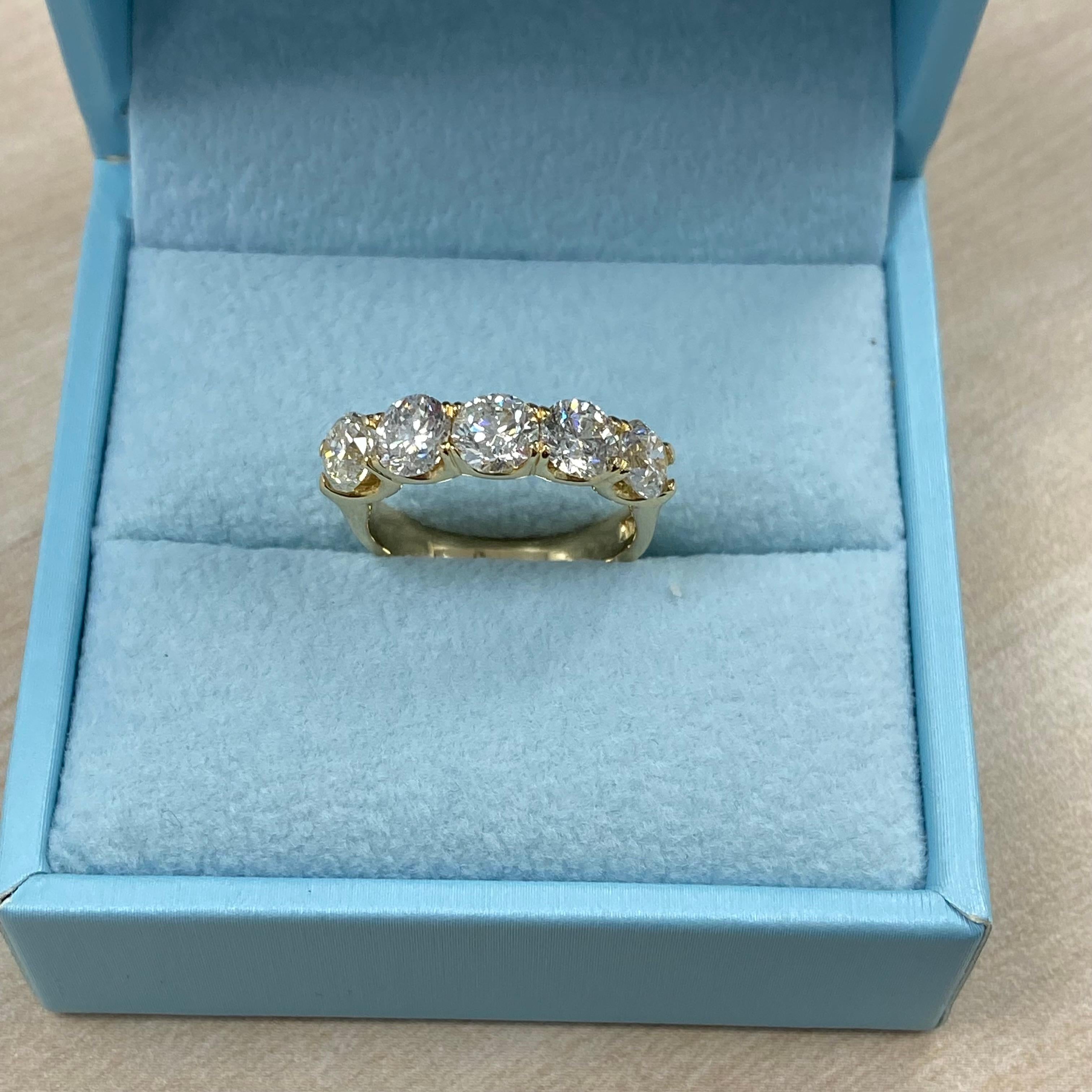 5 Piedras 2.61 Quilates Diamante Corte Redondo Aniversario de Boda Oro Amarillo 14K en venta 3