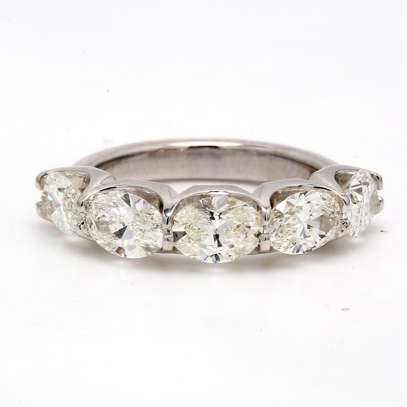 Oval Cut 5-Stone Band East-to-West Style with GIA G-H/SI1-SI2 Oval Diamonds. D2.65ct. For Sale