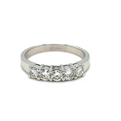 Anillo de oro blanco de 18 quilates con 5 diamantes