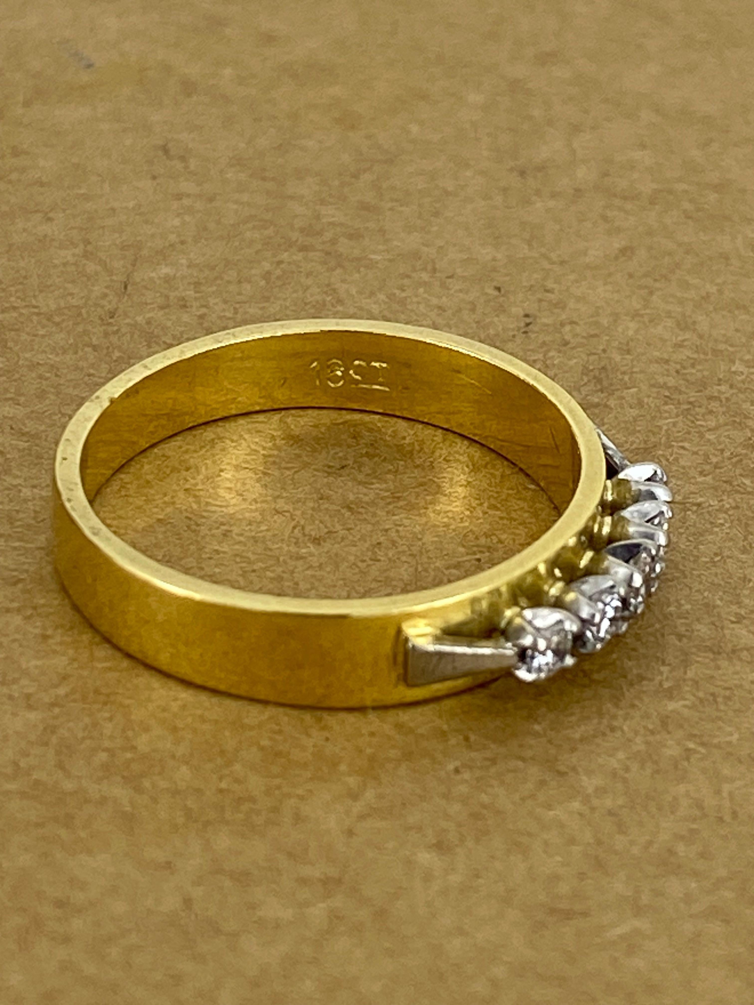 5-Stone Diamond (Claw Set) 4.5mm Thick Vintage Band in 18K Yellow Gold In Excellent Condition For Sale In MELBOURNE, AU