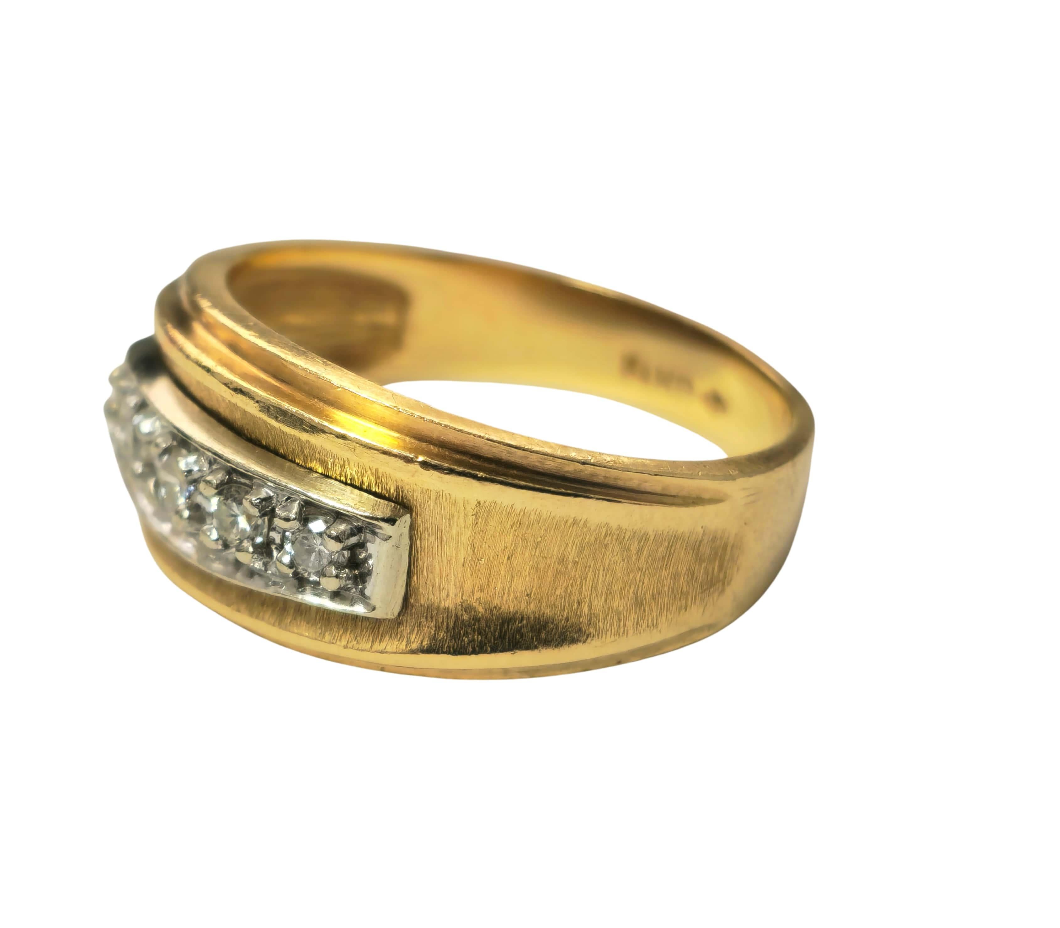 Brilliant Cut 5 Stone Diamond Engagement Ring in 14k Yellow Gold For Sale
