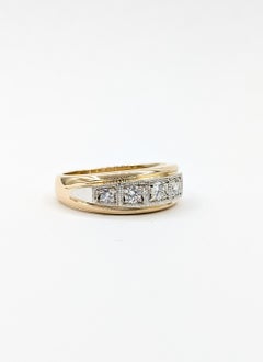 5-stone Diamond Ring in 14k Yelllow Gold