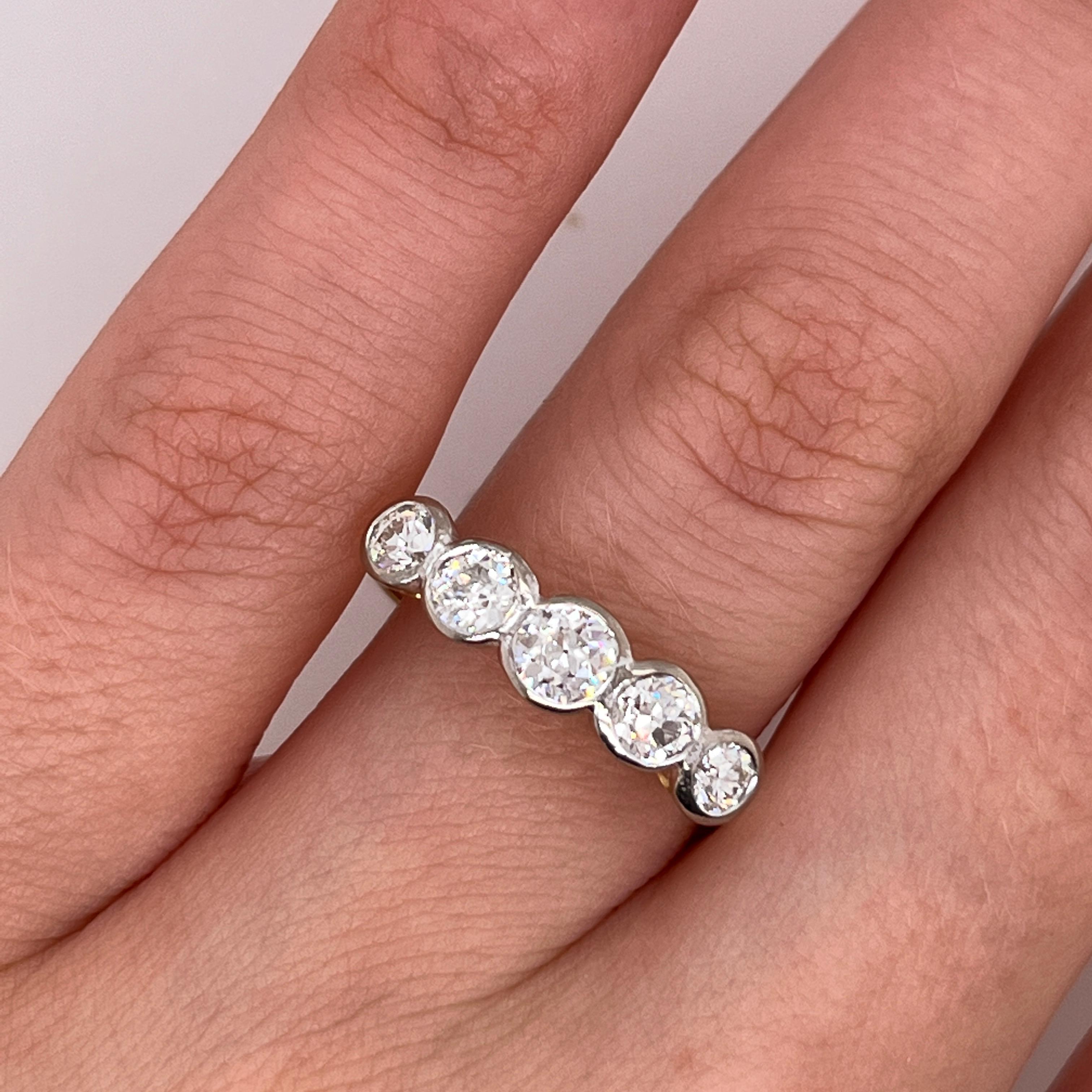 5 Stone Diamond Ring Set mit 0,75ct Diamanten in 18ct Gelb & Weißgold Damen im Angebot