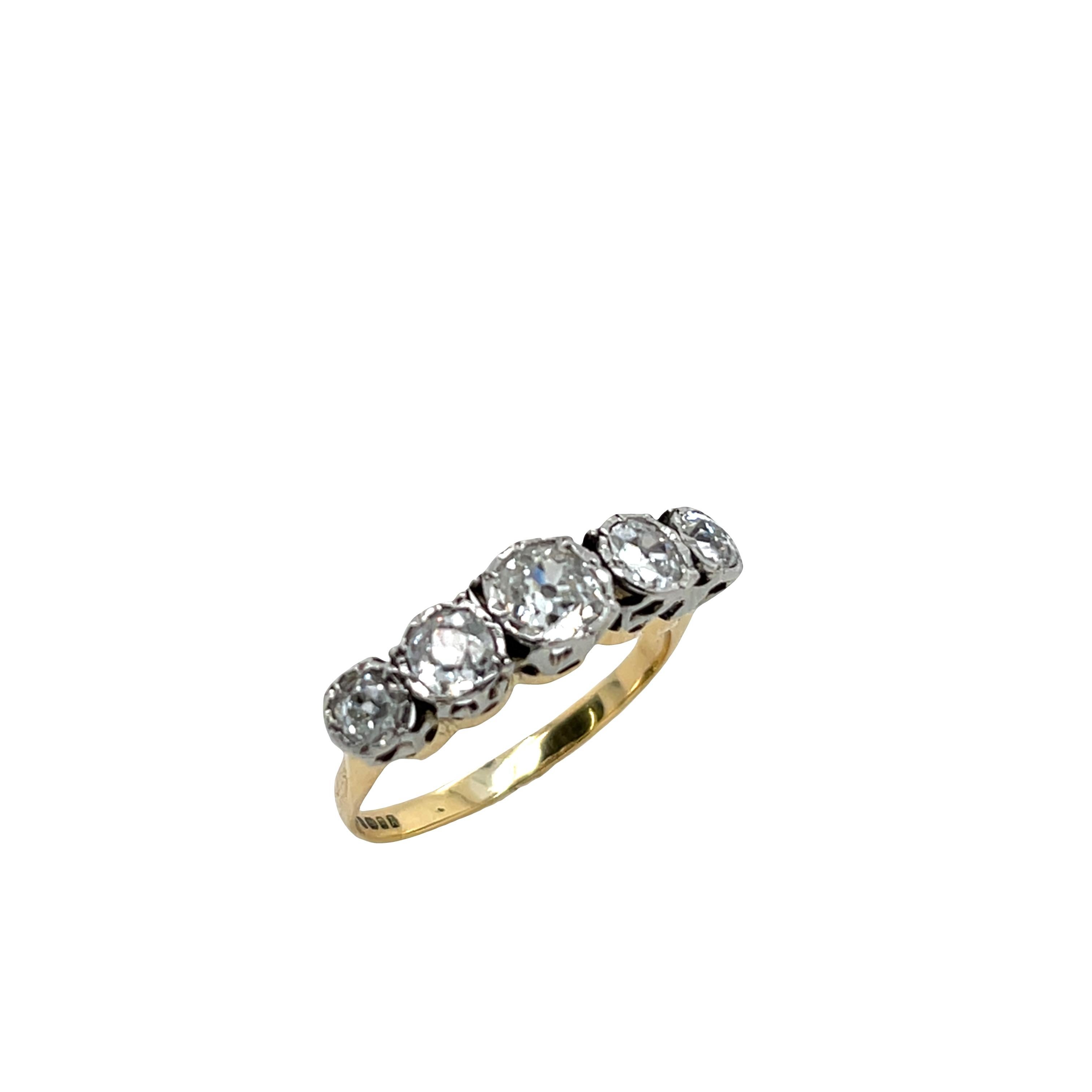 5 Stone Diamond Ring Set With 1.0ct Diamonds in 18ct Yellow & White Gold In Excellent Condition For Sale In London, GB