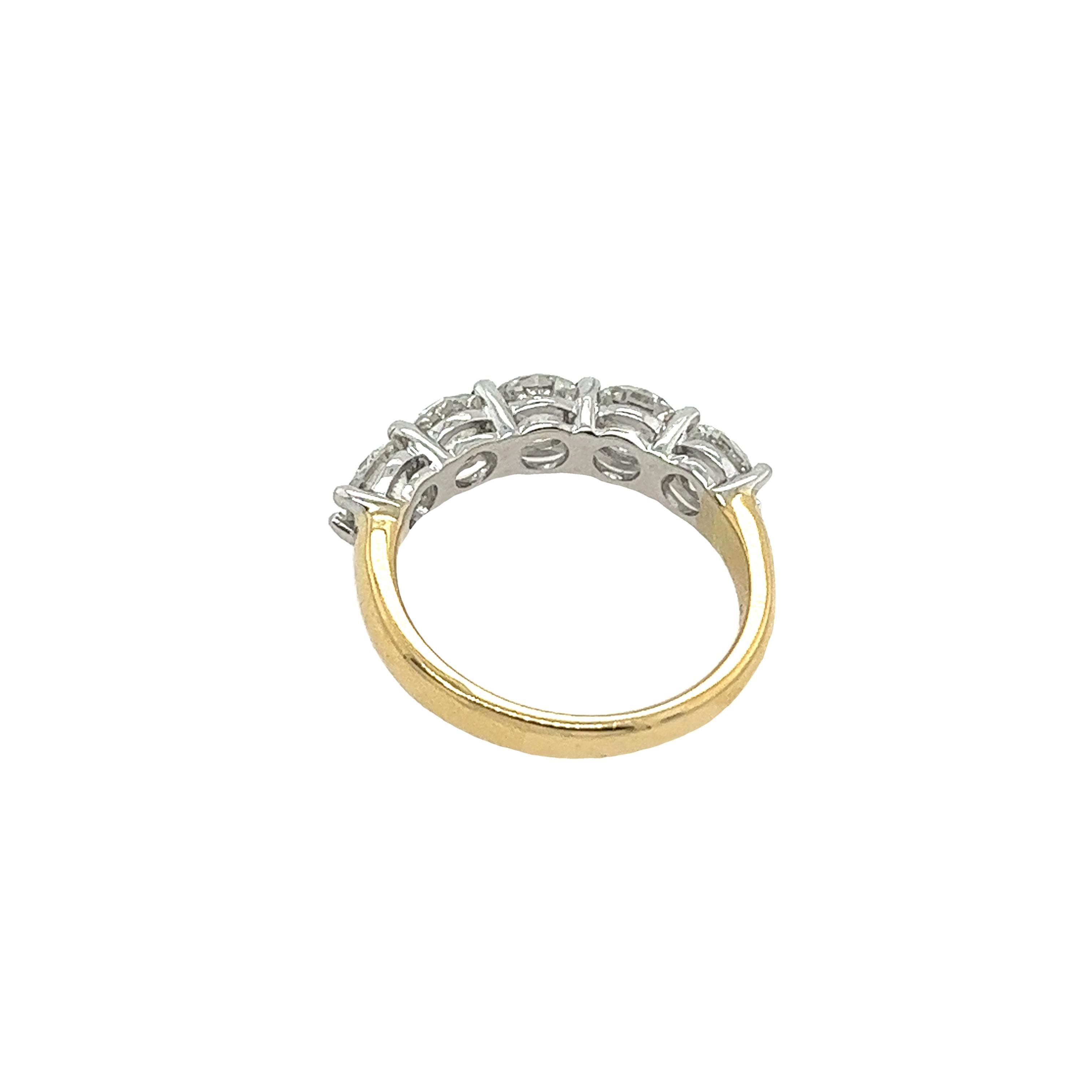 5-Stone Diamond Ring Set With 2.20ct G/VS1 Round Brilliant Diamonds In 18ct Gold For Sale 1