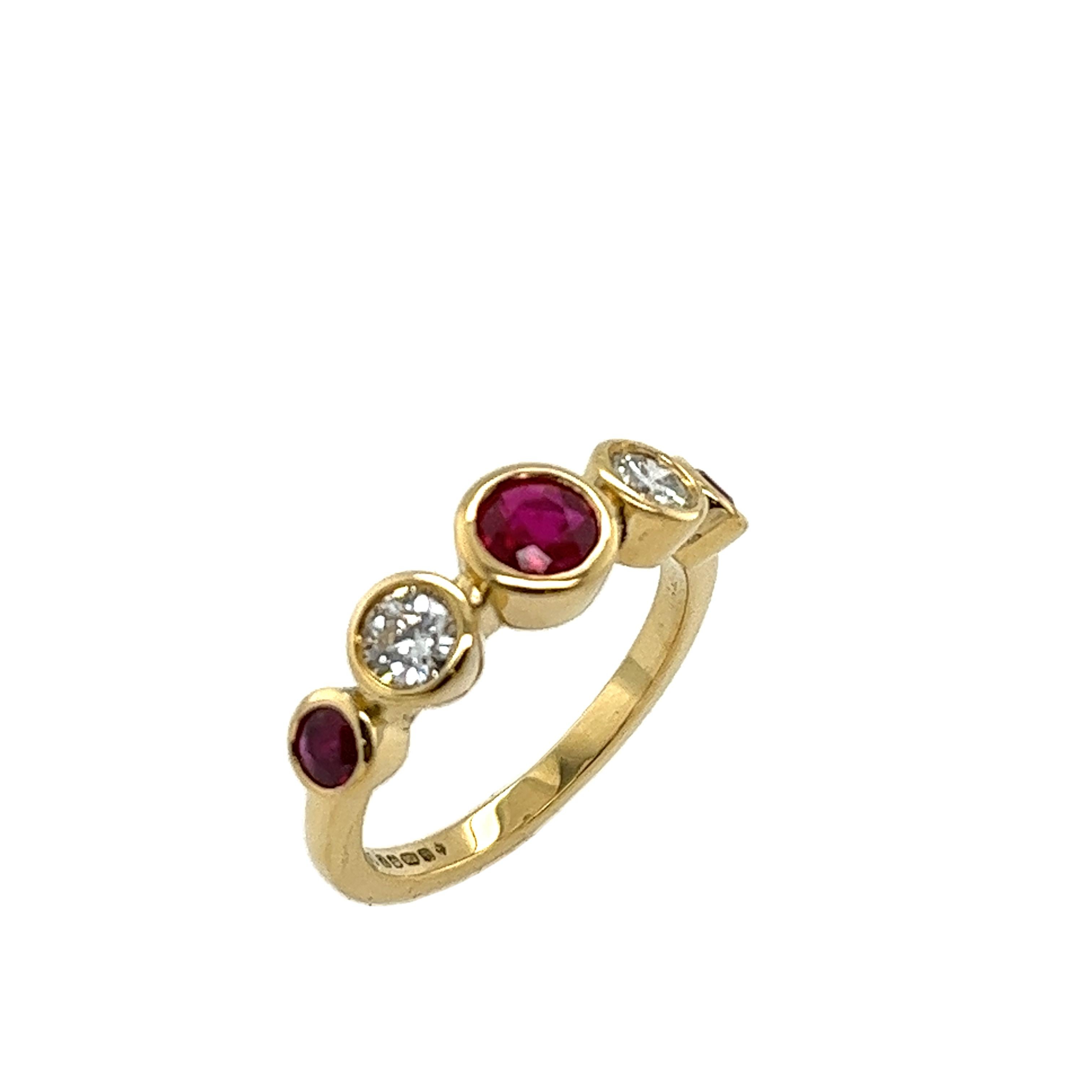 5-Stone Diamond & Ruby Ring, Set With 2 Round Diamonds & 3 Rubies in 18ct Gold For Sale 1