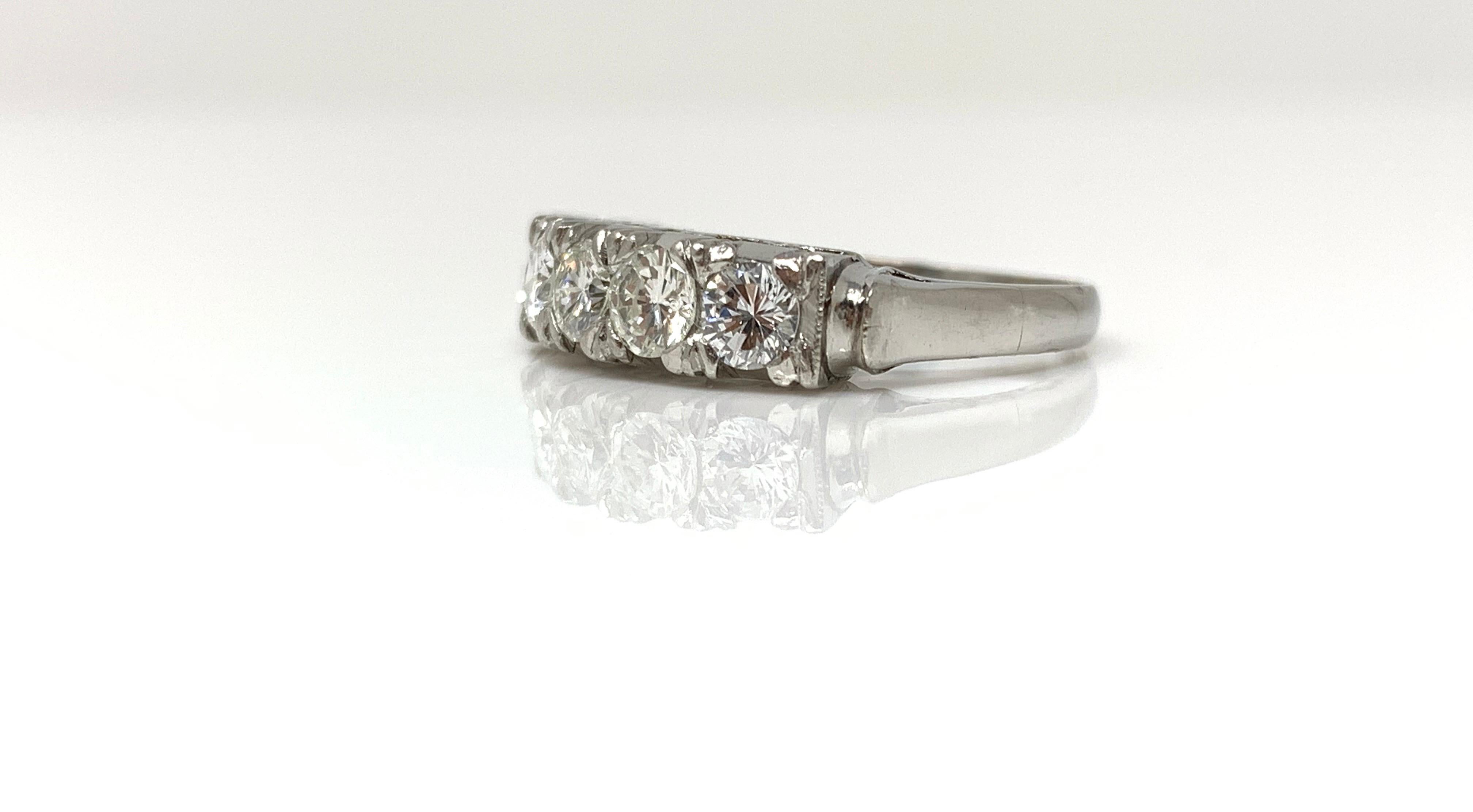 Round Cut 5-Stone Diamond Wedding Ring in Platinum For Sale