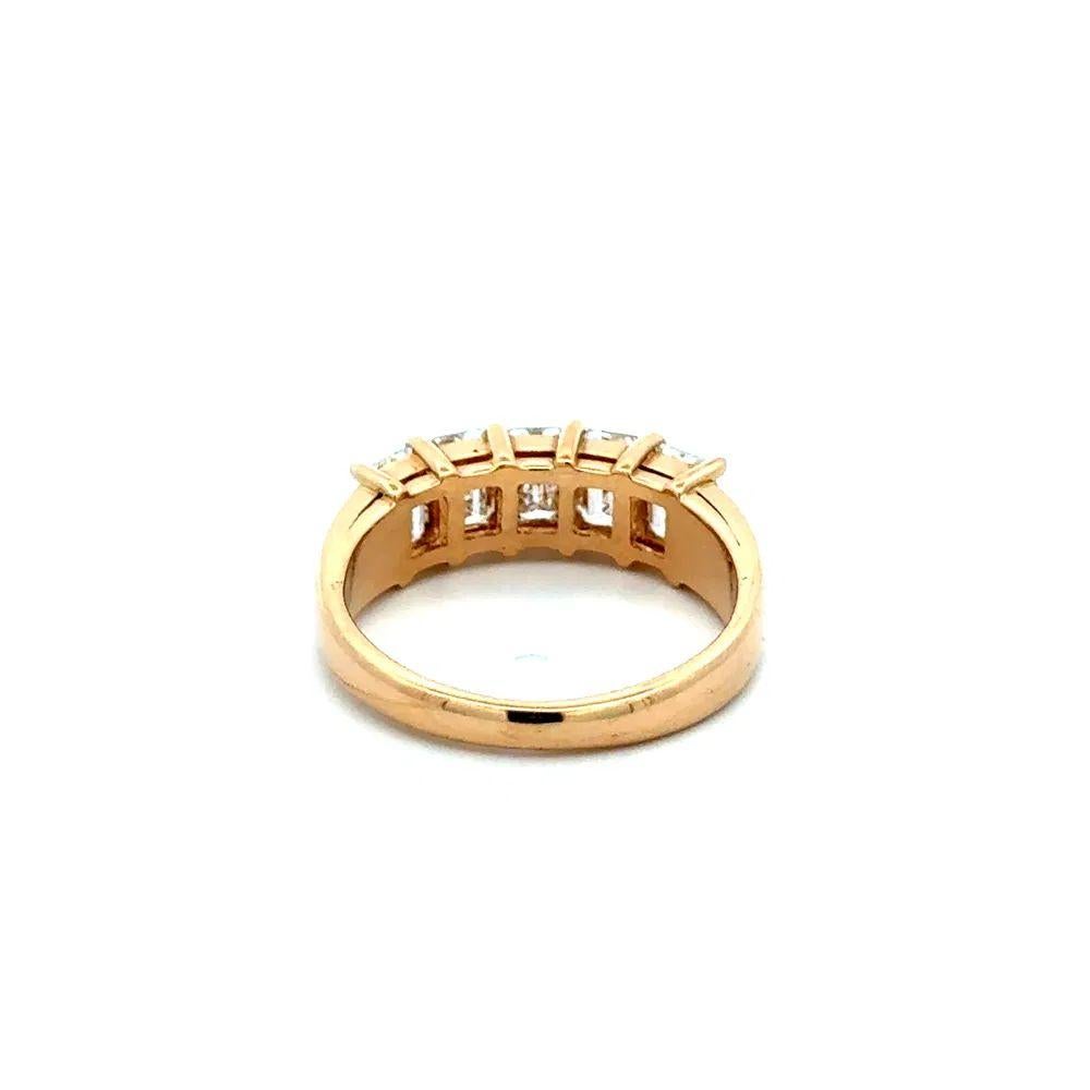 5 Stone Emerald-Cut Diamond Gold Band Statement Ring In Excellent Condition For Sale In Montreal, QC