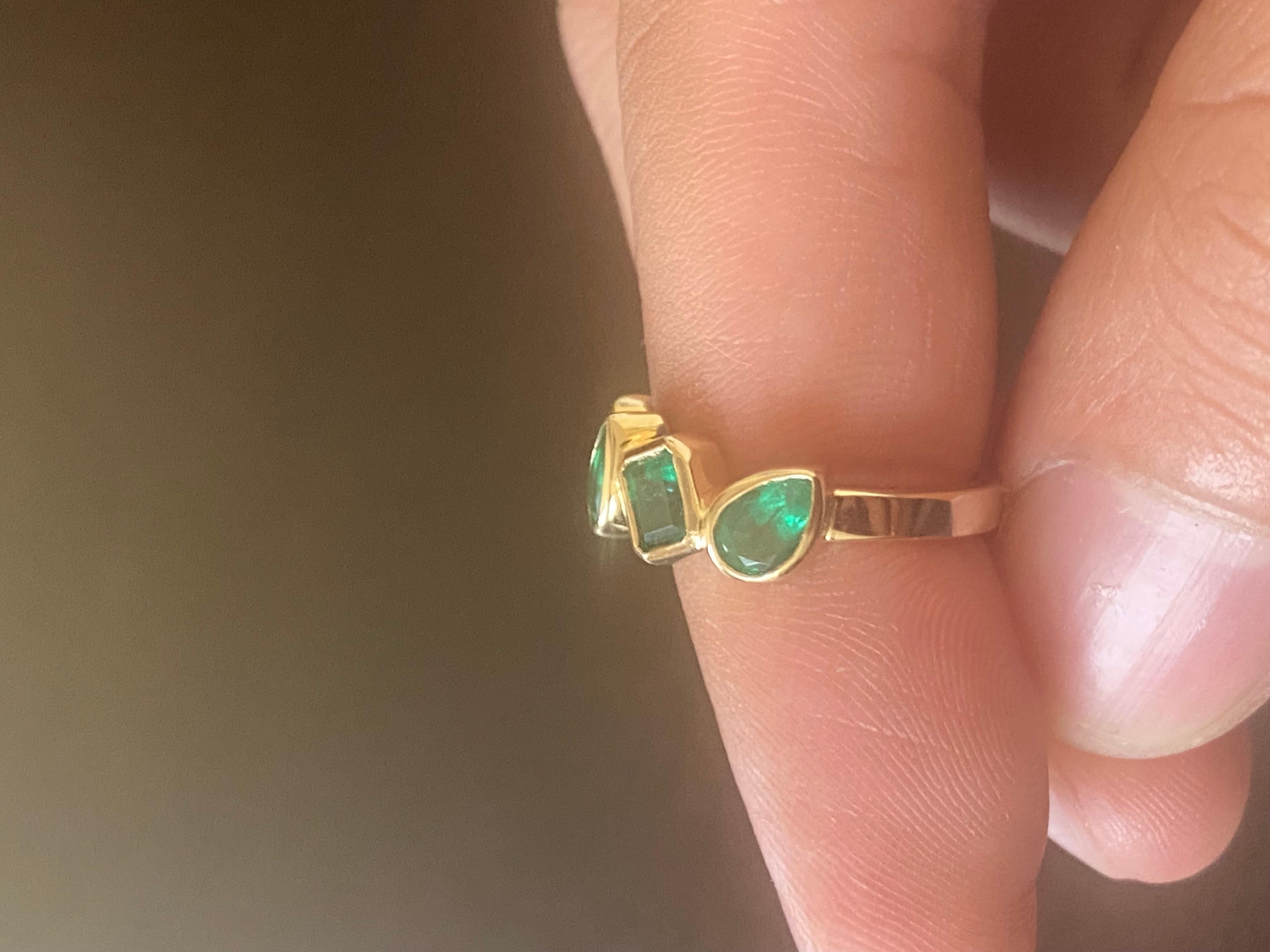 5 Stone Emerald Ring Yellow Gold For Sale 2