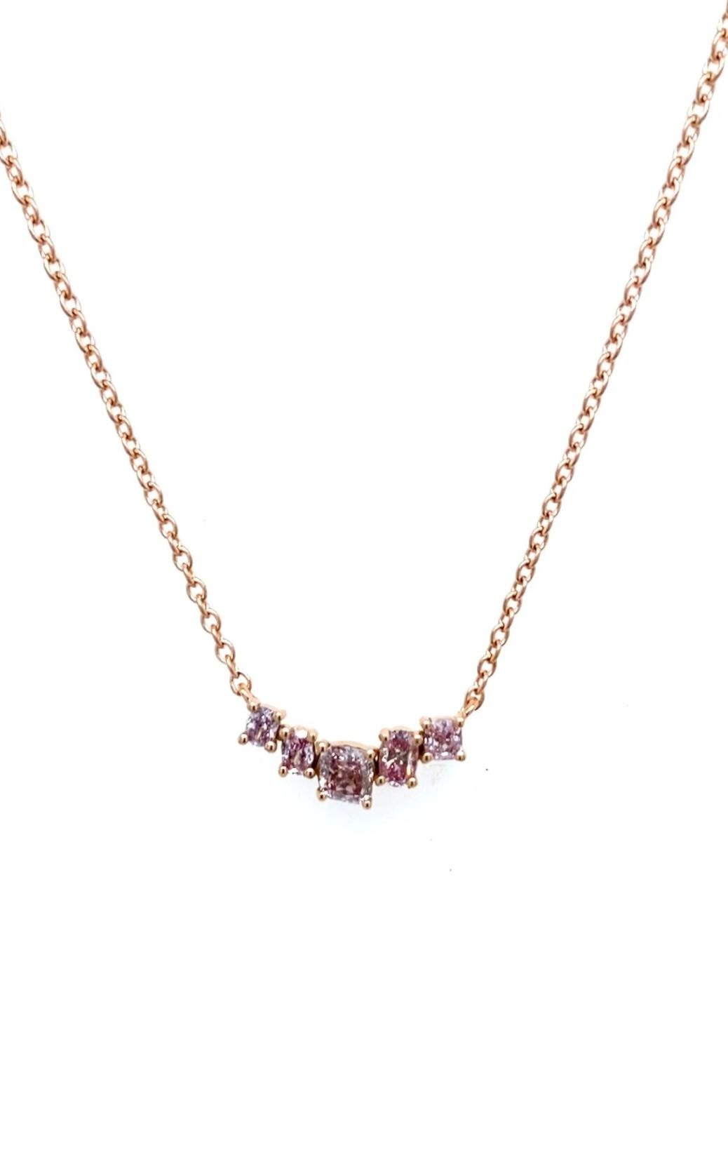5-Stone Natural Pink Intense Diamond Necklace in 18ct Yellow Gold, 0.25ct In New Condition For Sale In London, GB