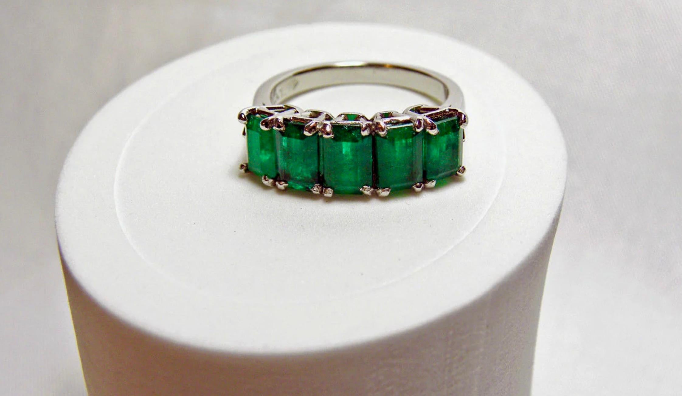 Art Deco 5 Stone Platinum Natural AAA+ Color Colombian Emerald Band Ring For Sale