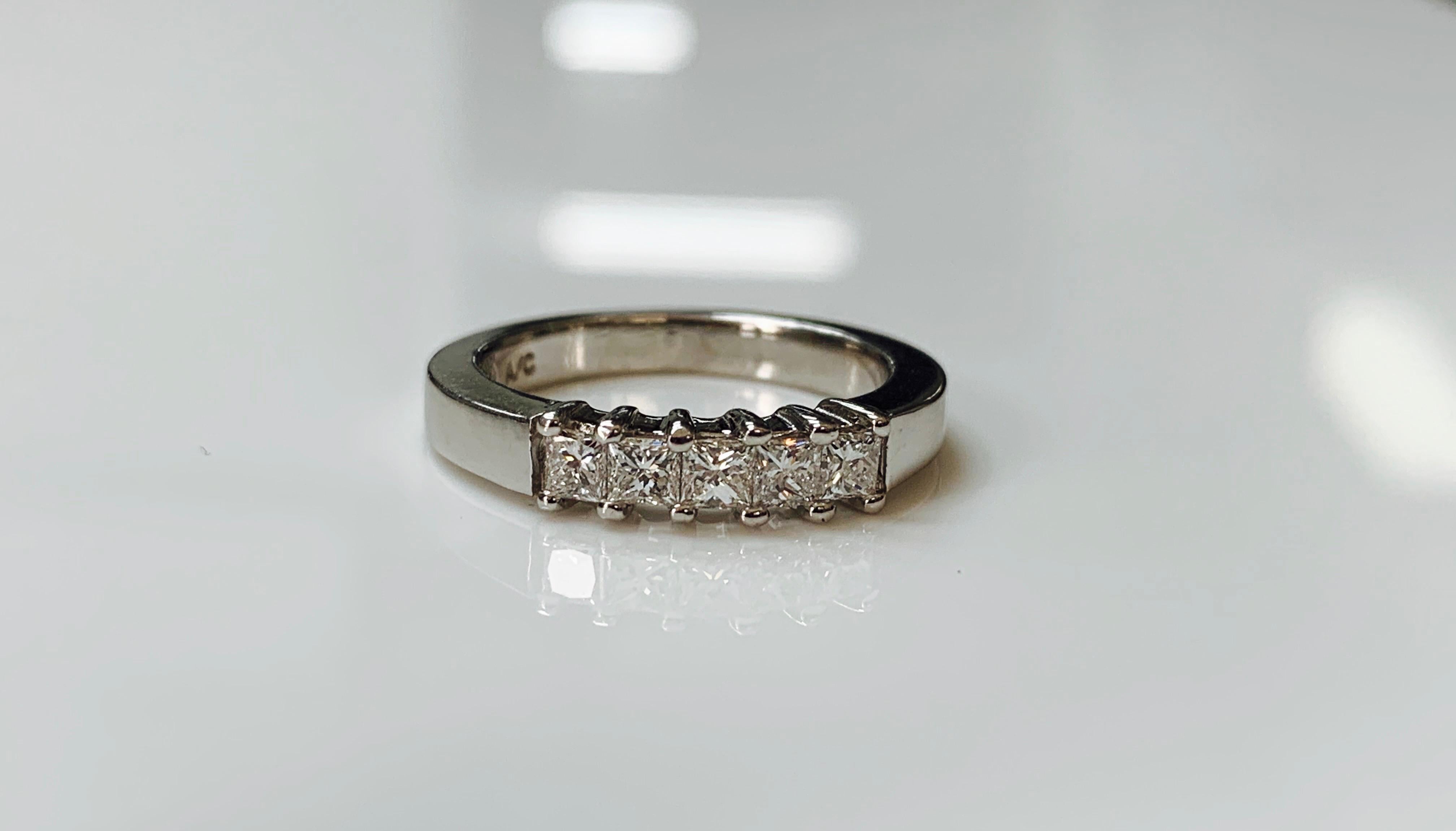 Contemporary 5-Stone Princess Cut Diamond Ring in 18 Karat White Gold For Sale