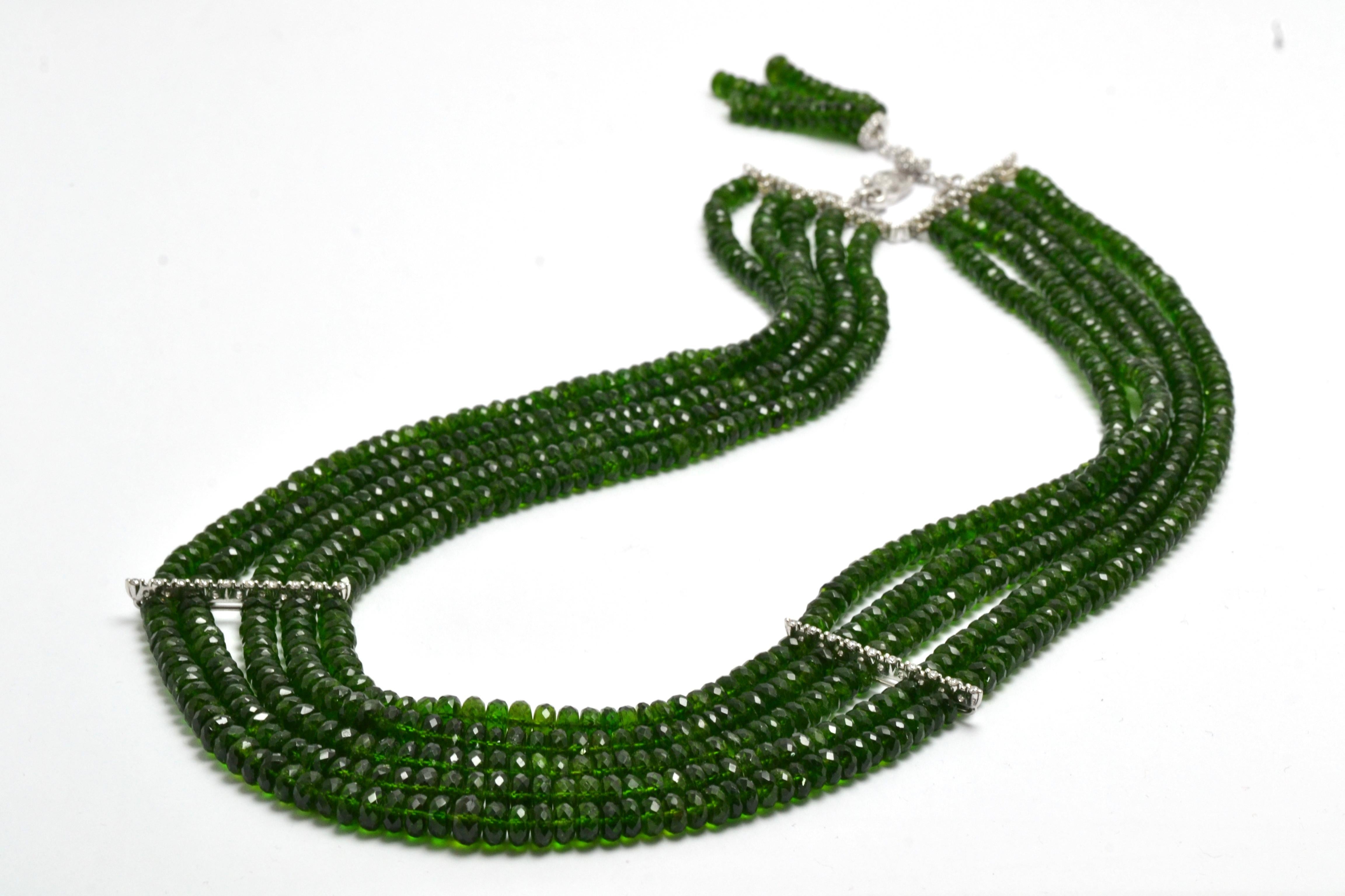 Green Tourmaline Diamonds 18 KT White Gold Made in Italy Bib Necklace In New Condition For Sale In Valenza , IT
