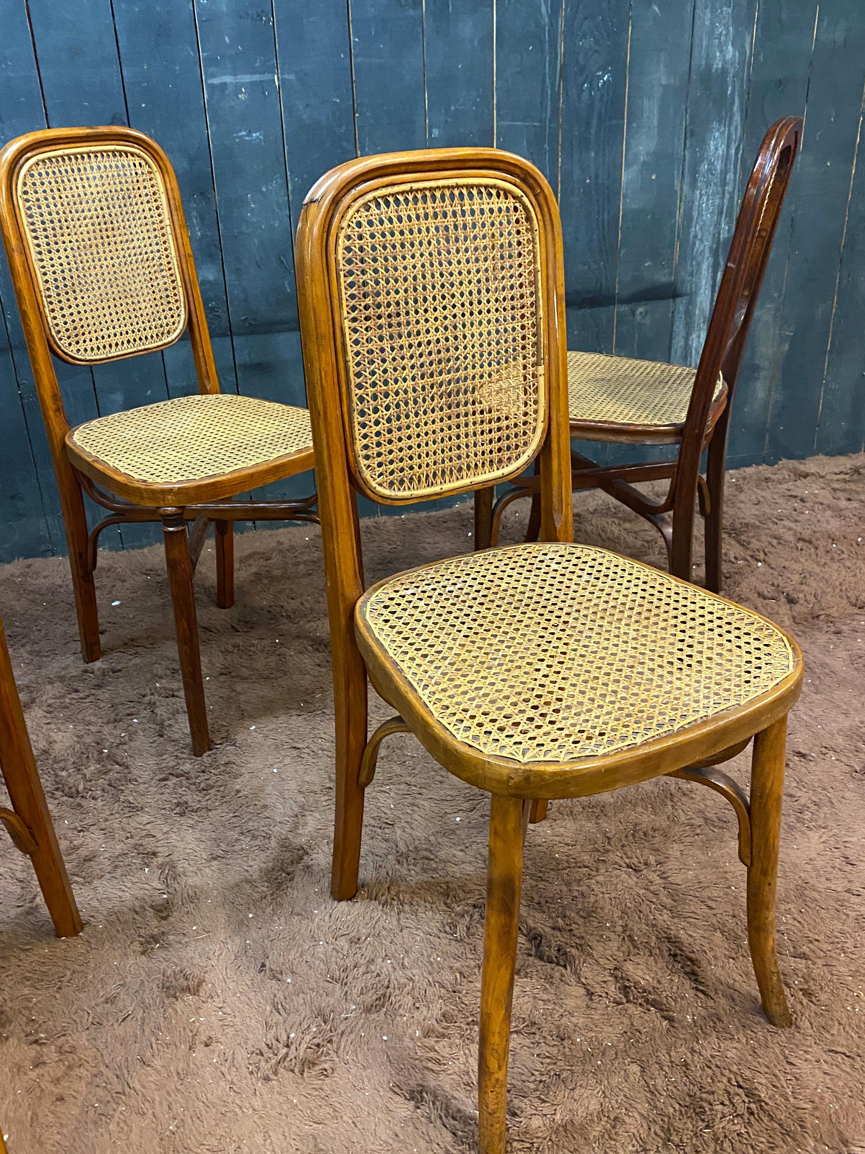 5 chaises de style Thonet, circa 1900 Bon état - En vente à Saint-Ouen, FR