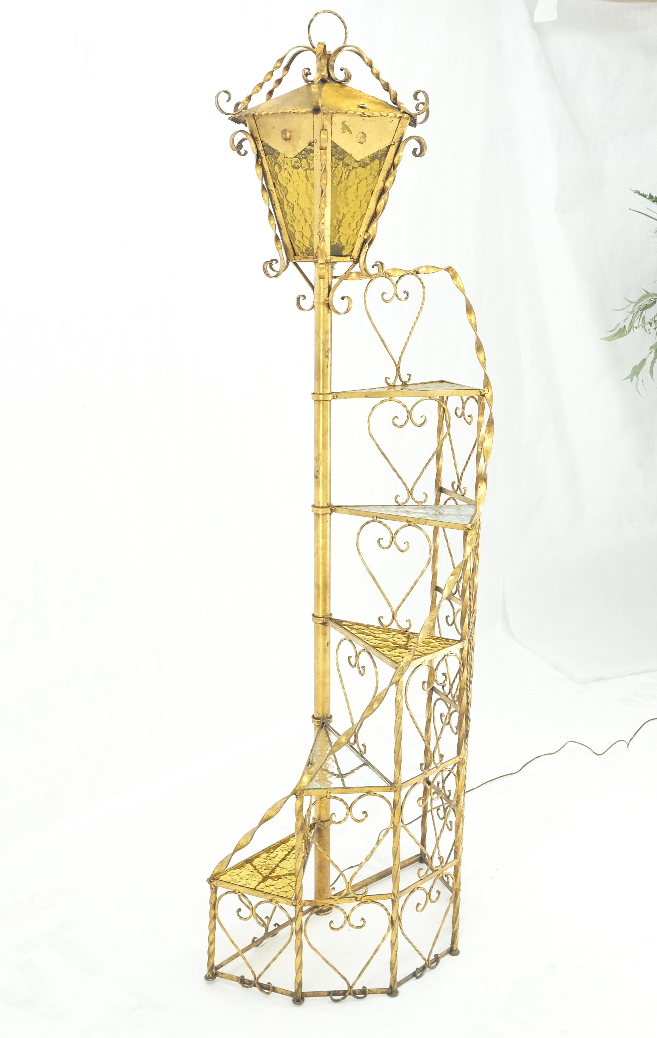 5 tier Gold vergoldet Spiral Plant Stand Floor Lamp Lantern Shade Dekorative MINT! im Zustand „Gut“ im Angebot in Rockaway, NJ