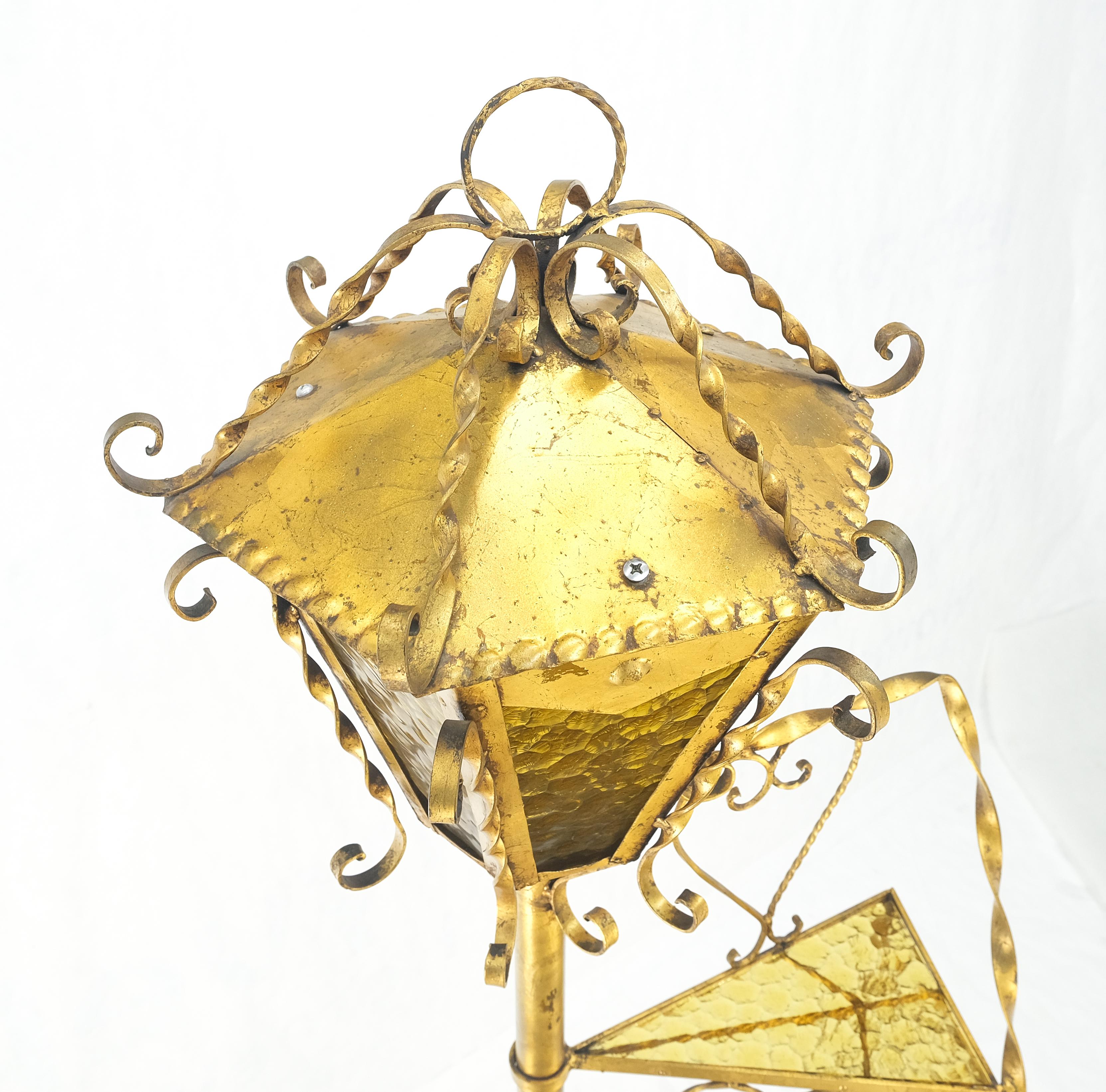 5 tier Gold vergoldet Spiral Plant Stand Floor Lamp Lantern Shade Dekorative MINT! (20. Jahrhundert) im Angebot