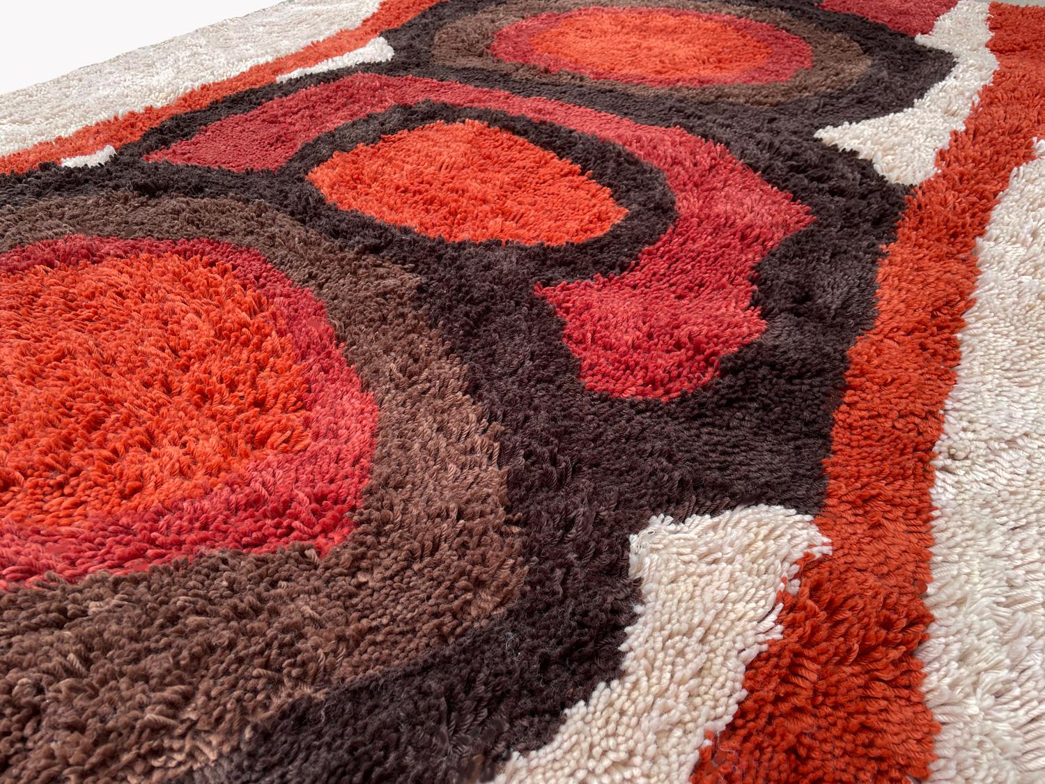 Rya-Teppich im skandinavischen Stil der Mitte des Jahrhunderts in abstraktem, modernem Design (Skandinavische Moderne) im Angebot