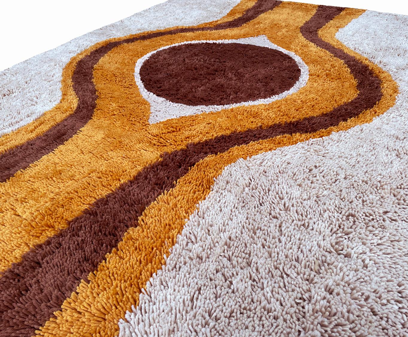 Rya-Teppich im schwedischen Mid-Century-Stil mit modernem Design (Wolle) im Angebot