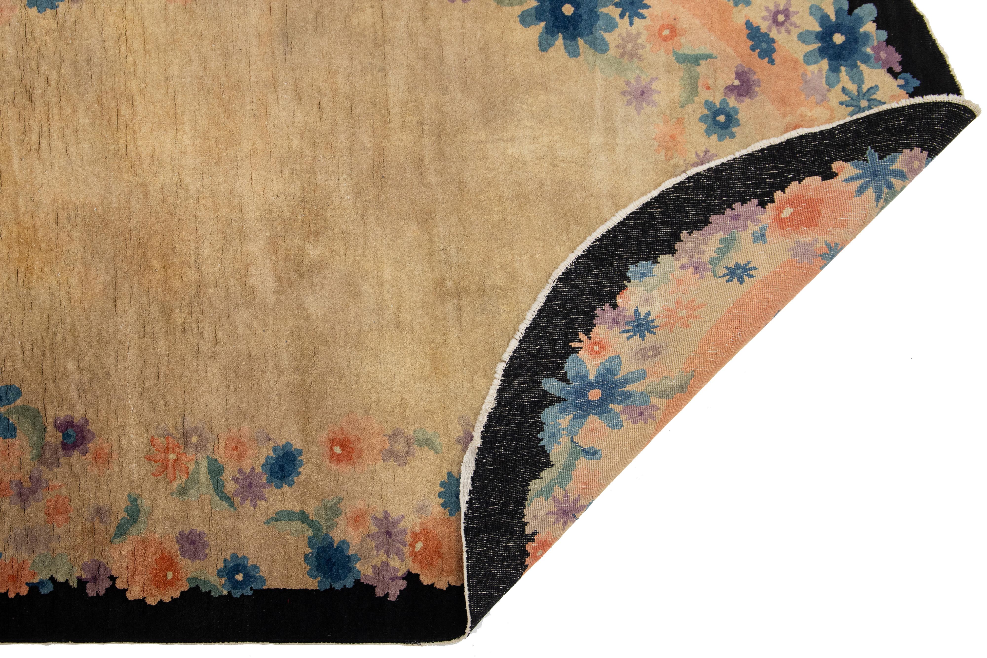 Art Déco 5 x 8 Tappeto cinese ovale antico deco in tan con disegno floreale in vendita