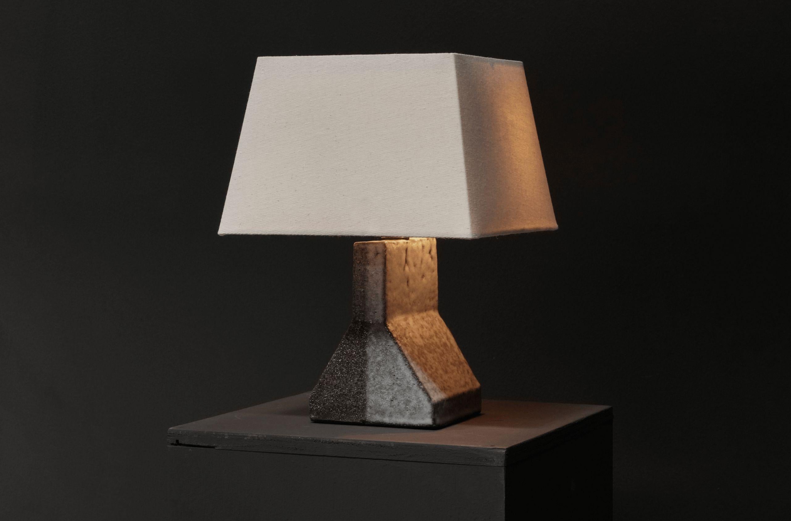 50/50 Ceramic Table Lamp In New Condition For Sale In Los Angeles, CA