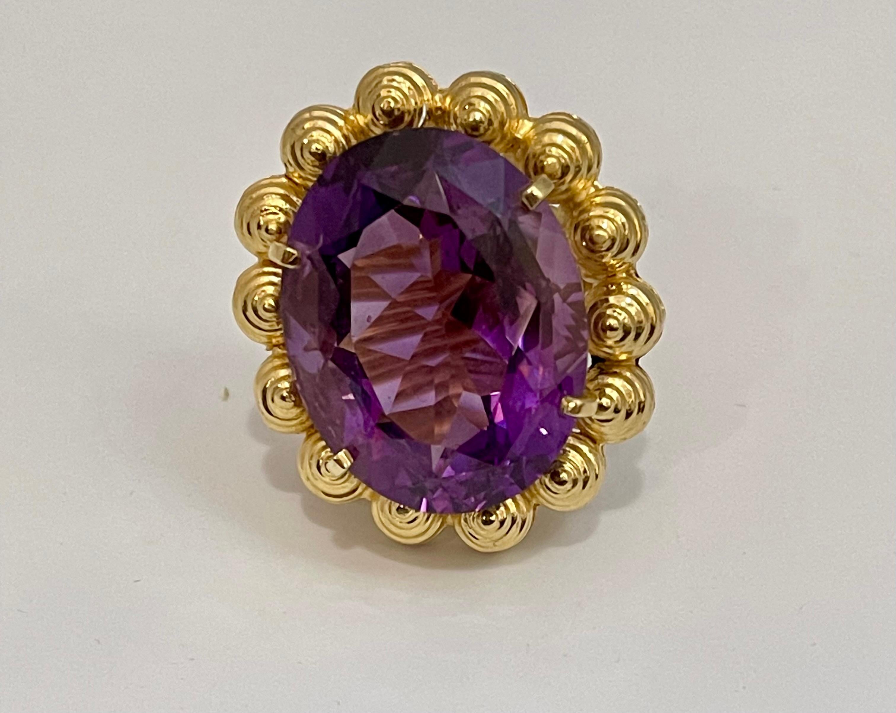 50 Carat Amethyst Cocktail Ring in Solid 18 Karat Yellow Gold 29 Grams For Sale 5