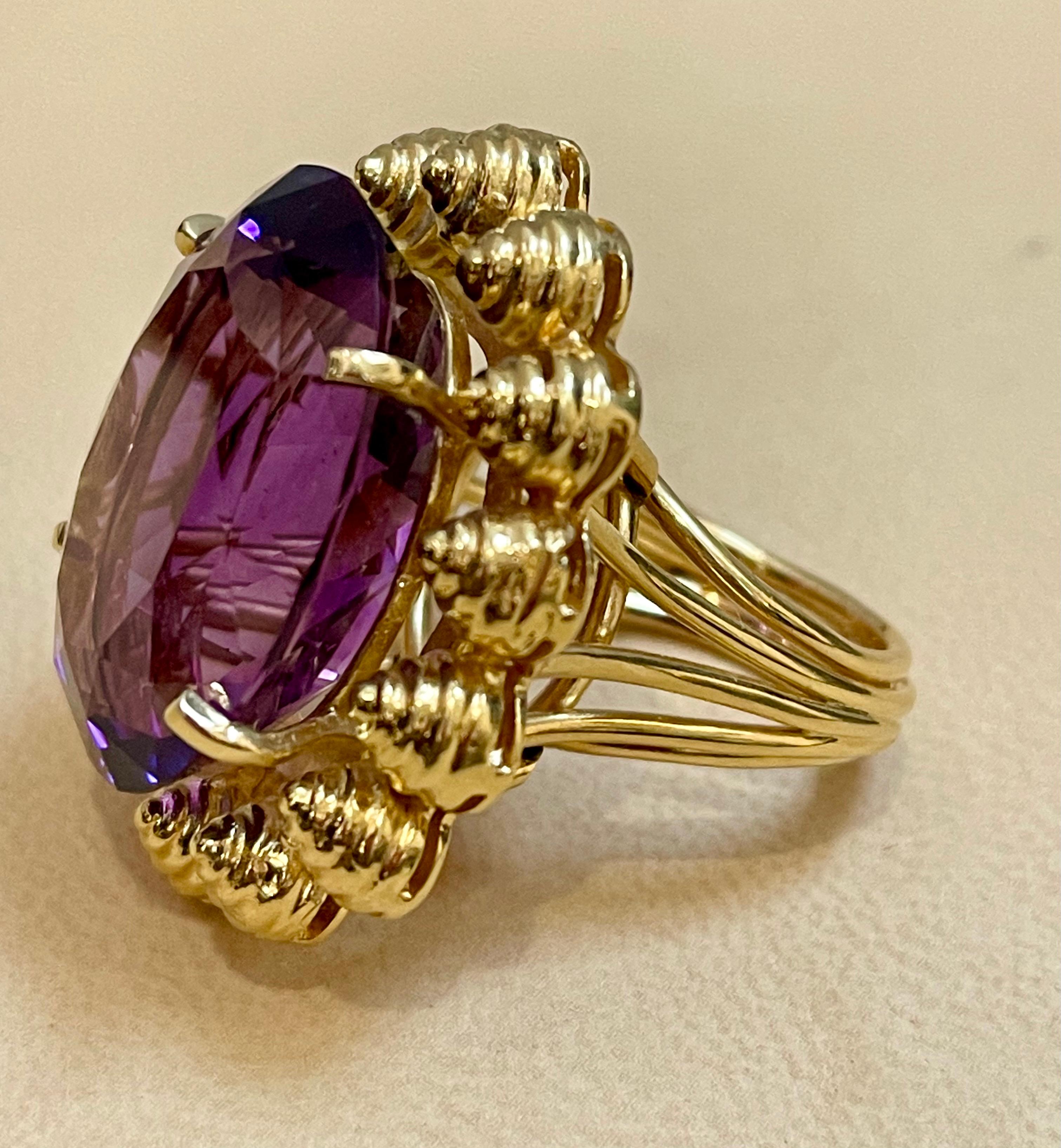 50 Carat Amethyst Cocktail Ring in Solid 18 Karat Yellow Gold 29 Grams In Excellent Condition For Sale In New York, NY