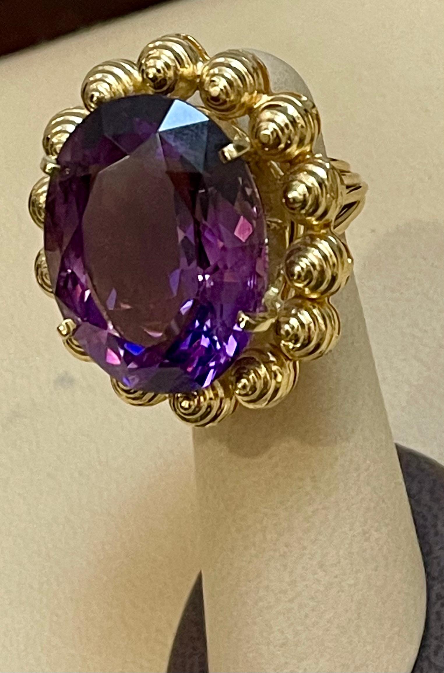 50 Carat Amethyst Cocktail Ring in Solid 18 Karat Yellow Gold 29 Grams For Sale 3